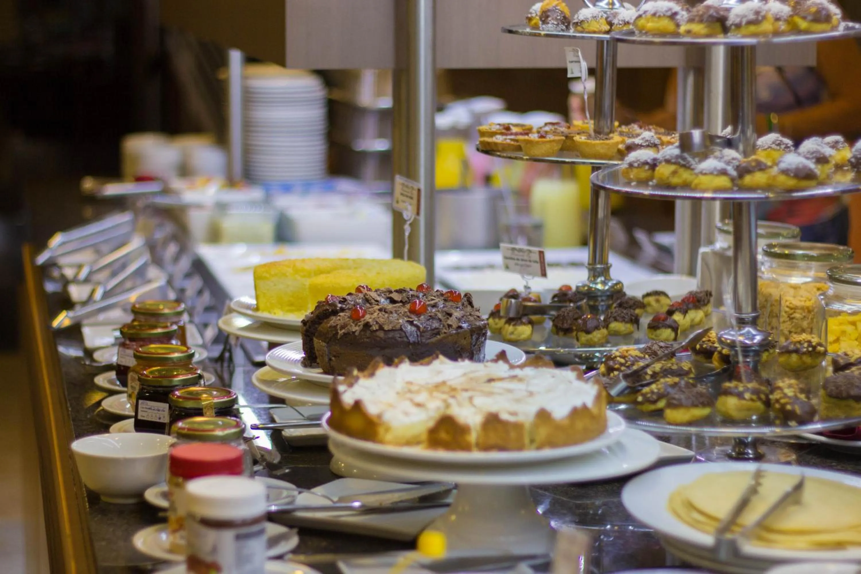 Continental breakfast in Hotel Nikko