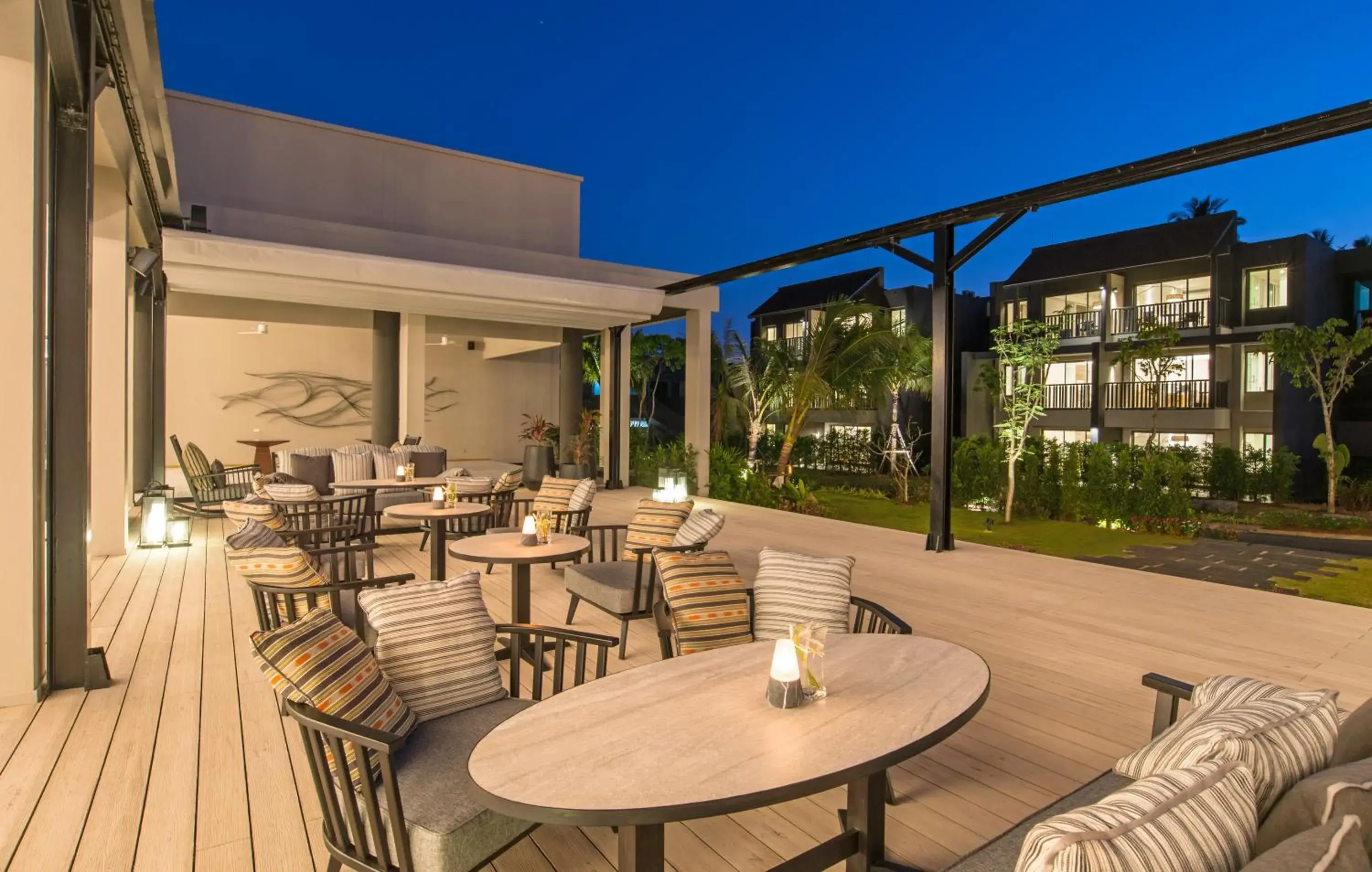 Lounge or bar in The ShellSea Krabi I Luxury Beach Front Resort & Pool Villa Lounge or bar in The ShellSea Krabi I Luxury Beach Front Resort & Pool Villa