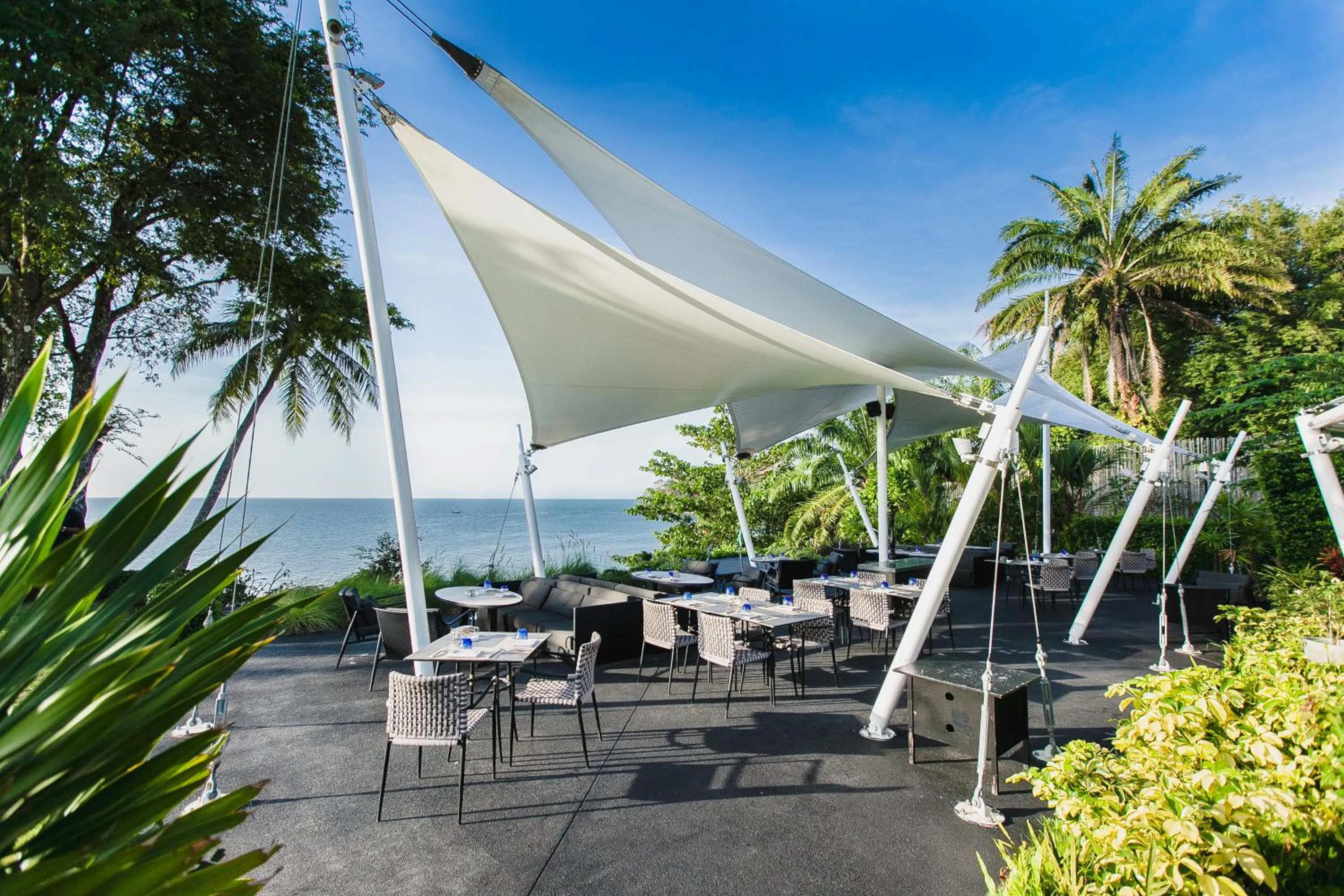 Restaurant/places to eat in The ShellSea Krabi I Luxury Beach Front Resort & Pool Villa