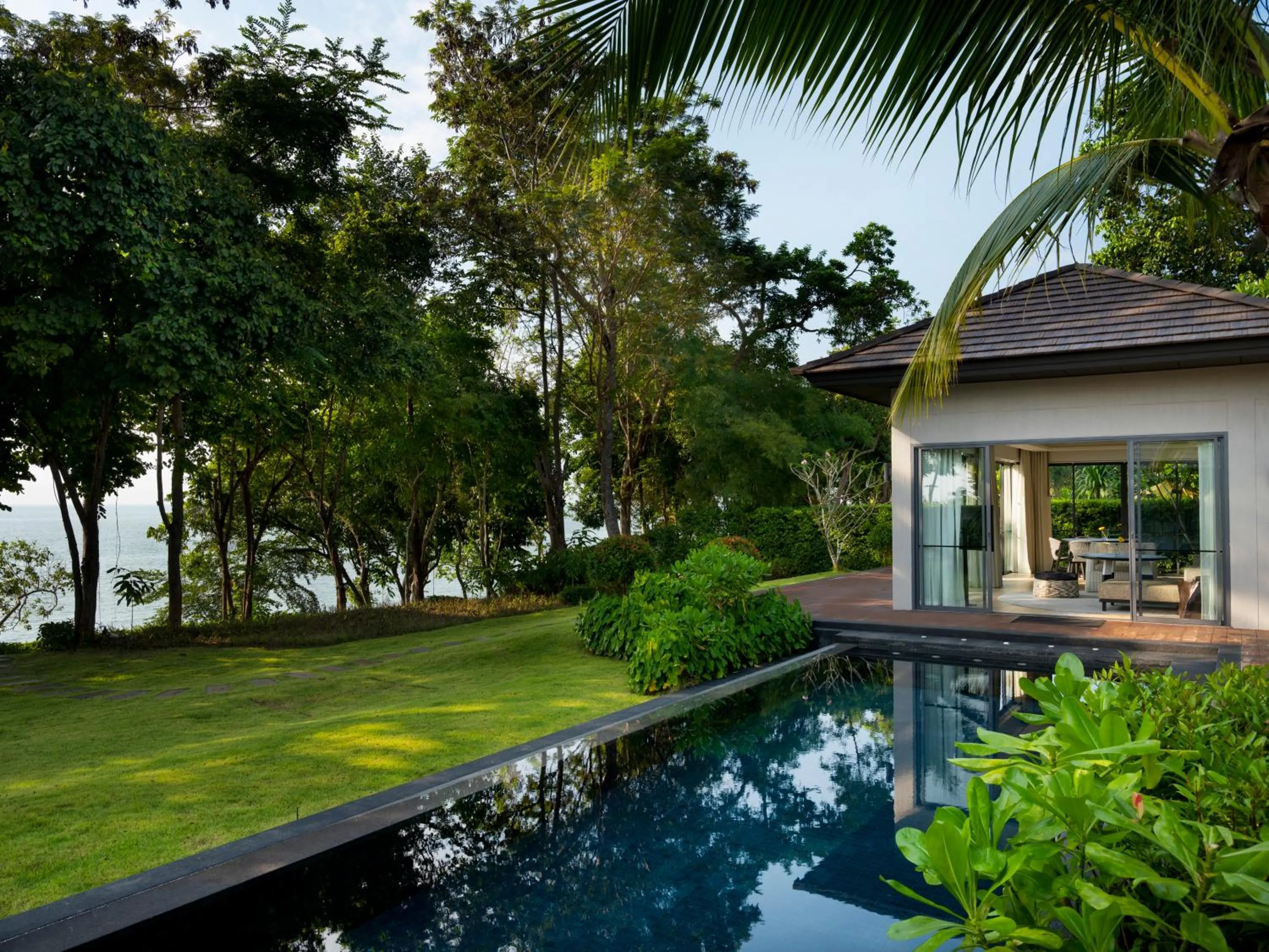 Day in The ShellSea Krabi I Luxury Beach Front Resort & Pool Villa