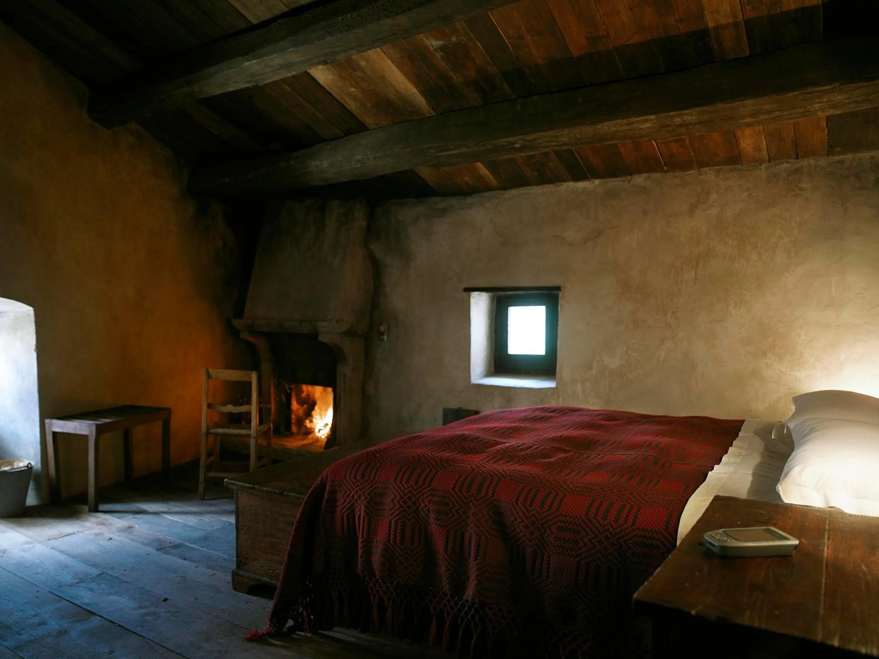 Photo of the whole room, Bed in Sextantio Albergo Diffuso