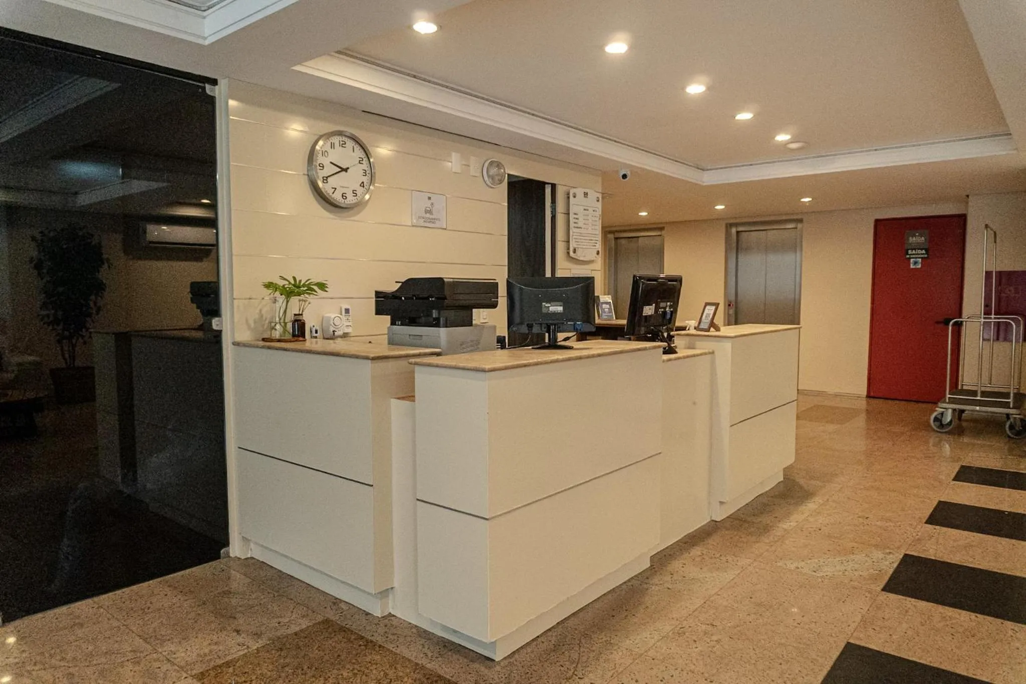 Lobby or reception in D8 Hotel