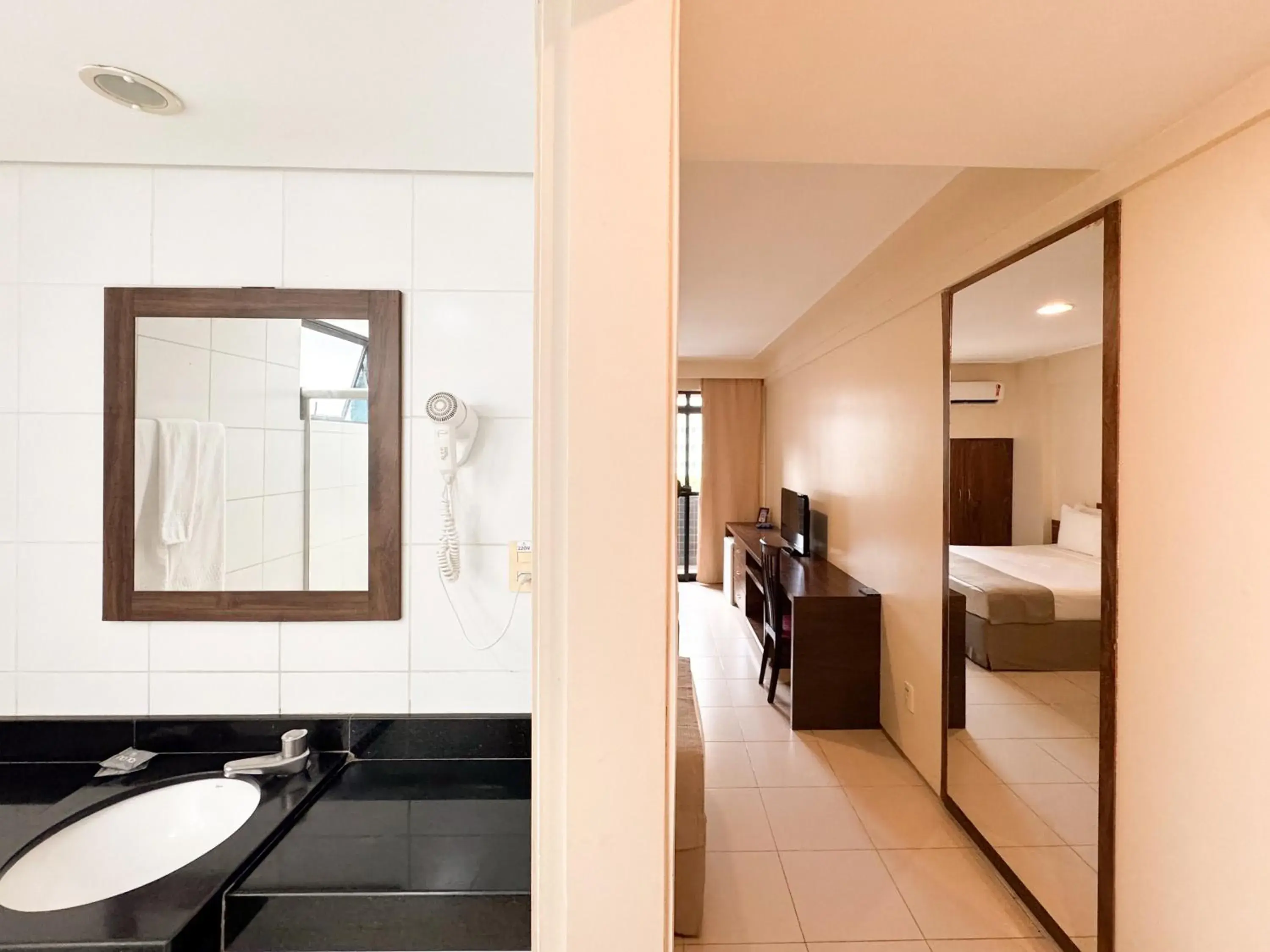 Photo of the whole room, Bed in D8 Hotel Photo of the whole room, Bed in D8 Hotel