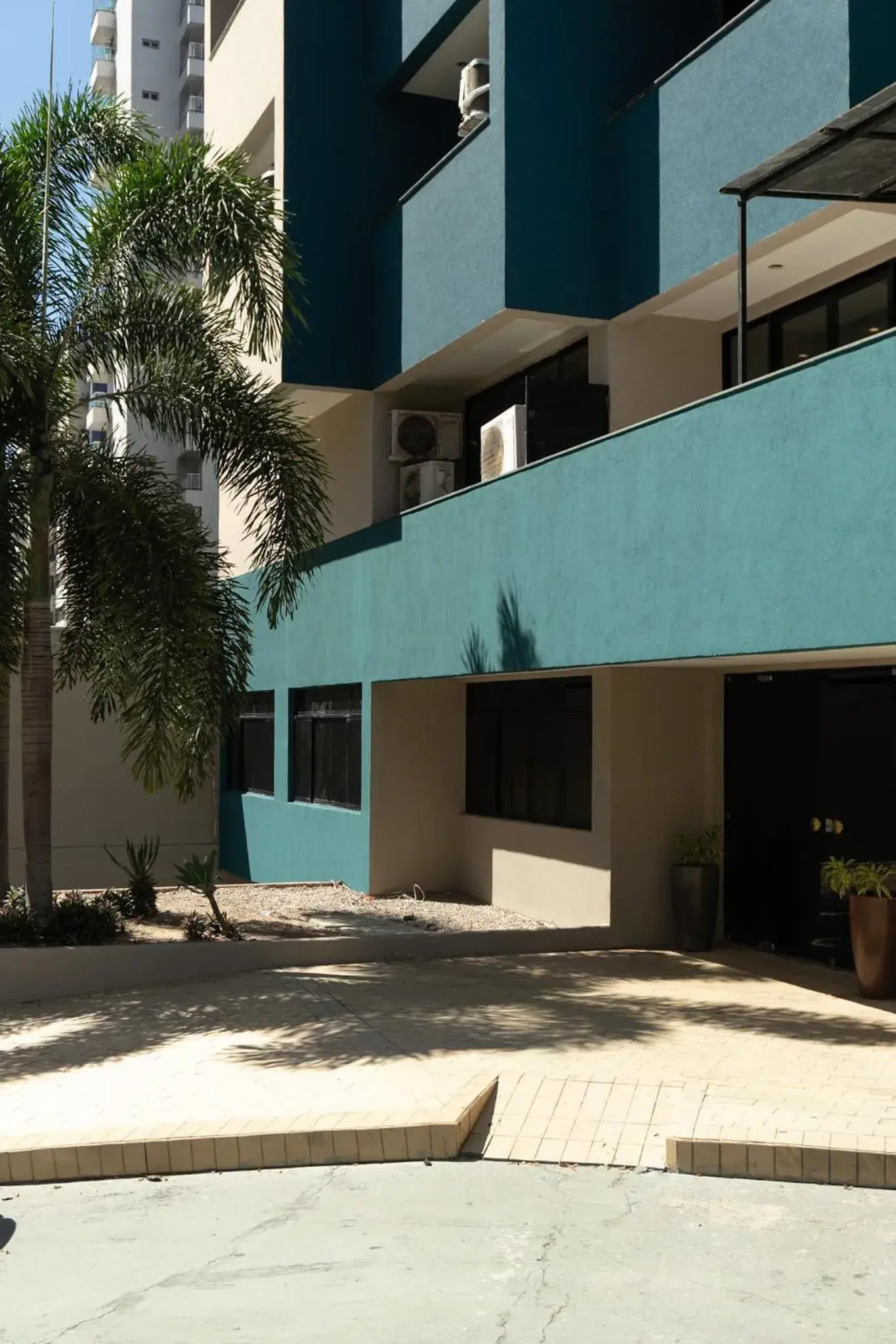 Facade/entrance in D8 Hotel Facade/entrance in D8 Hotel