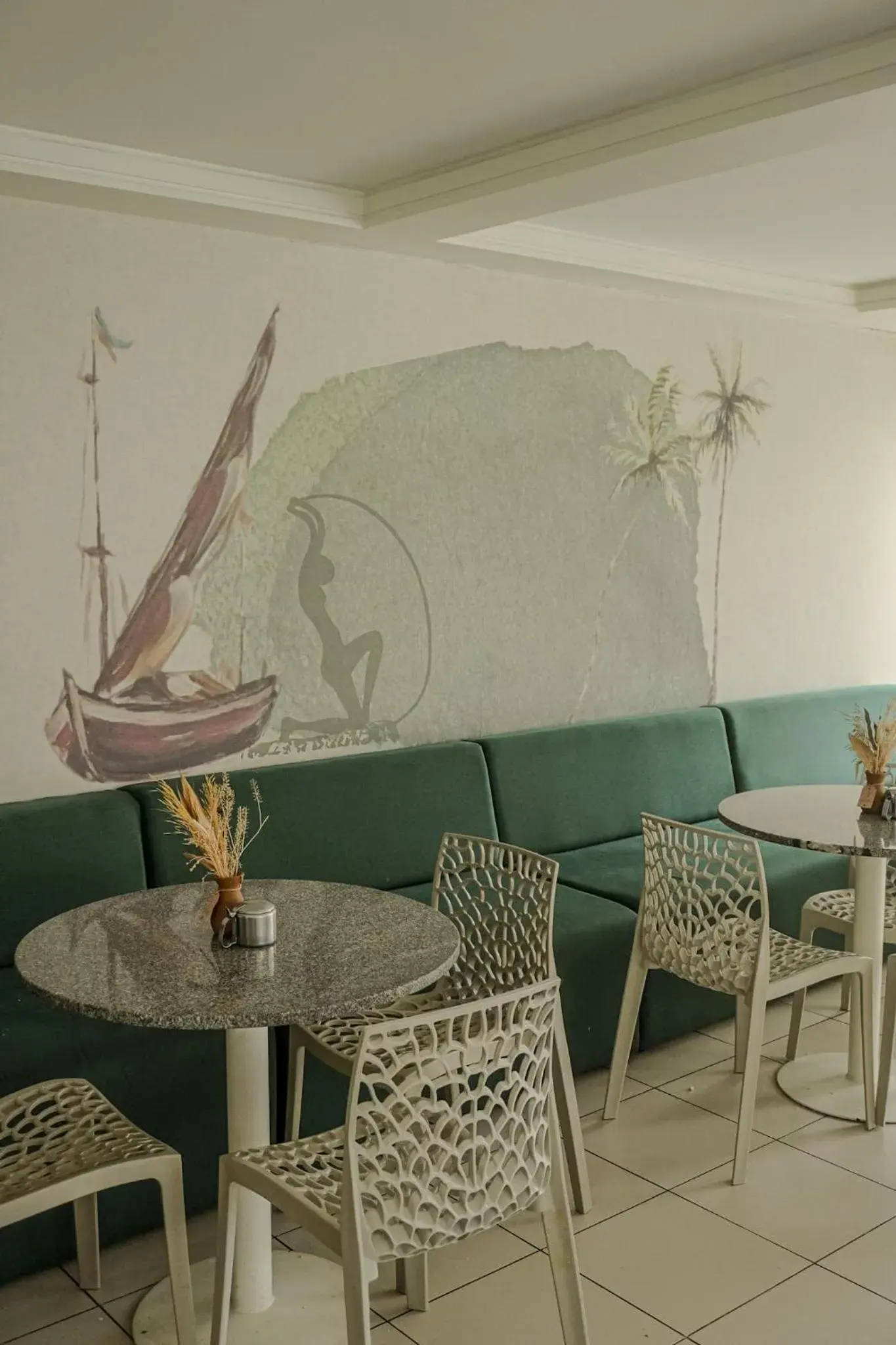 Restaurant/places to eat in D8 Hotel Restaurant/places to eat in D8 Hotel