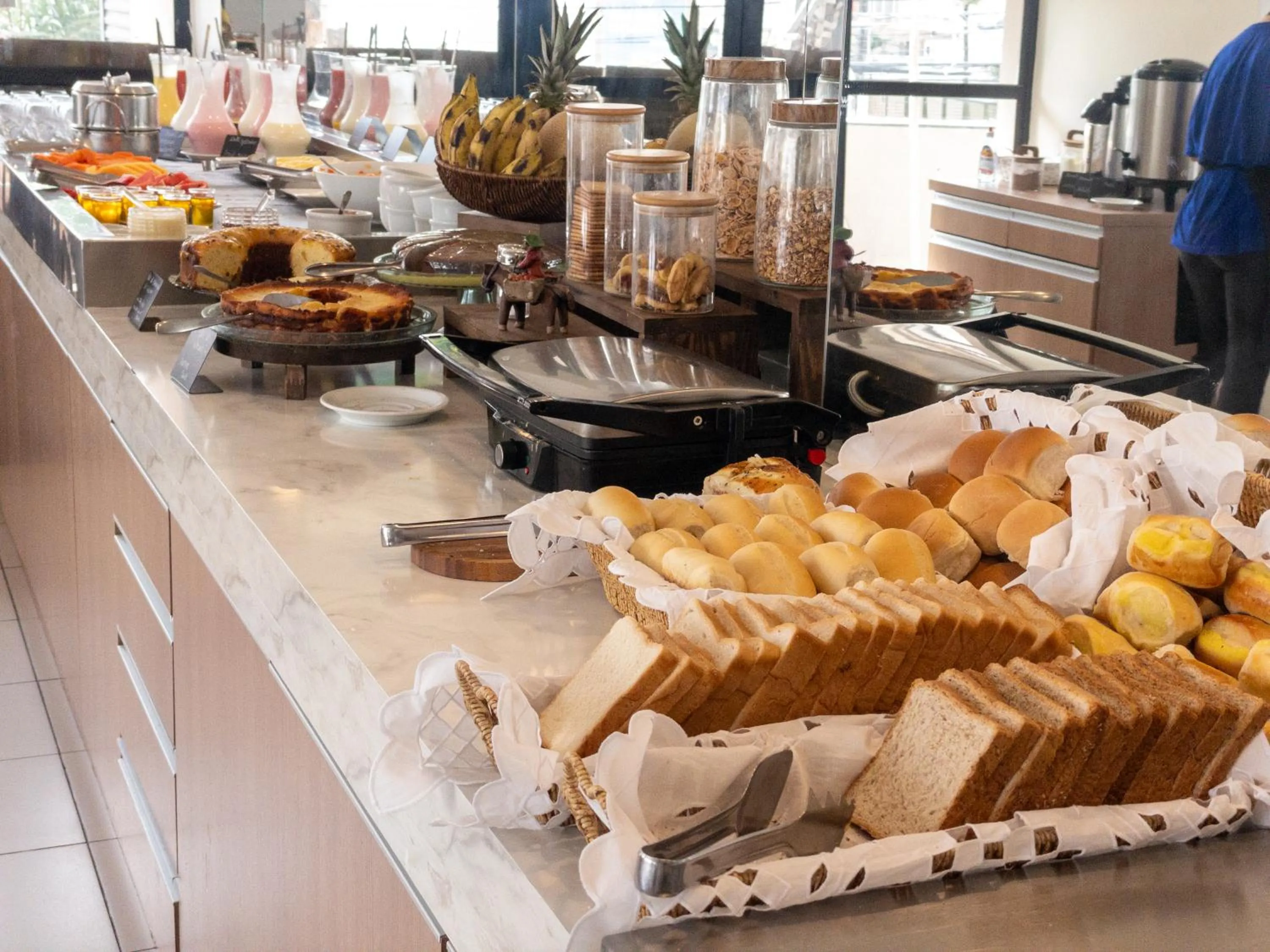 Buffet breakfast in D8 Hotel