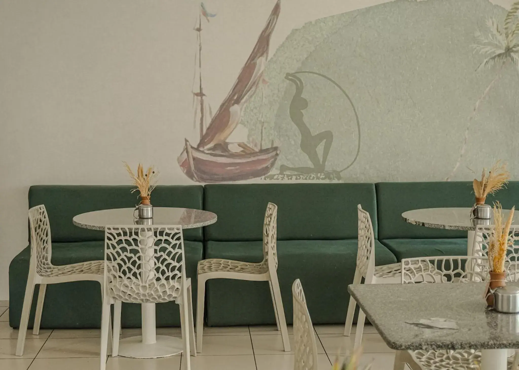 Restaurant/places to eat in D8 Hotel Restaurant/places to eat in D8 Hotel