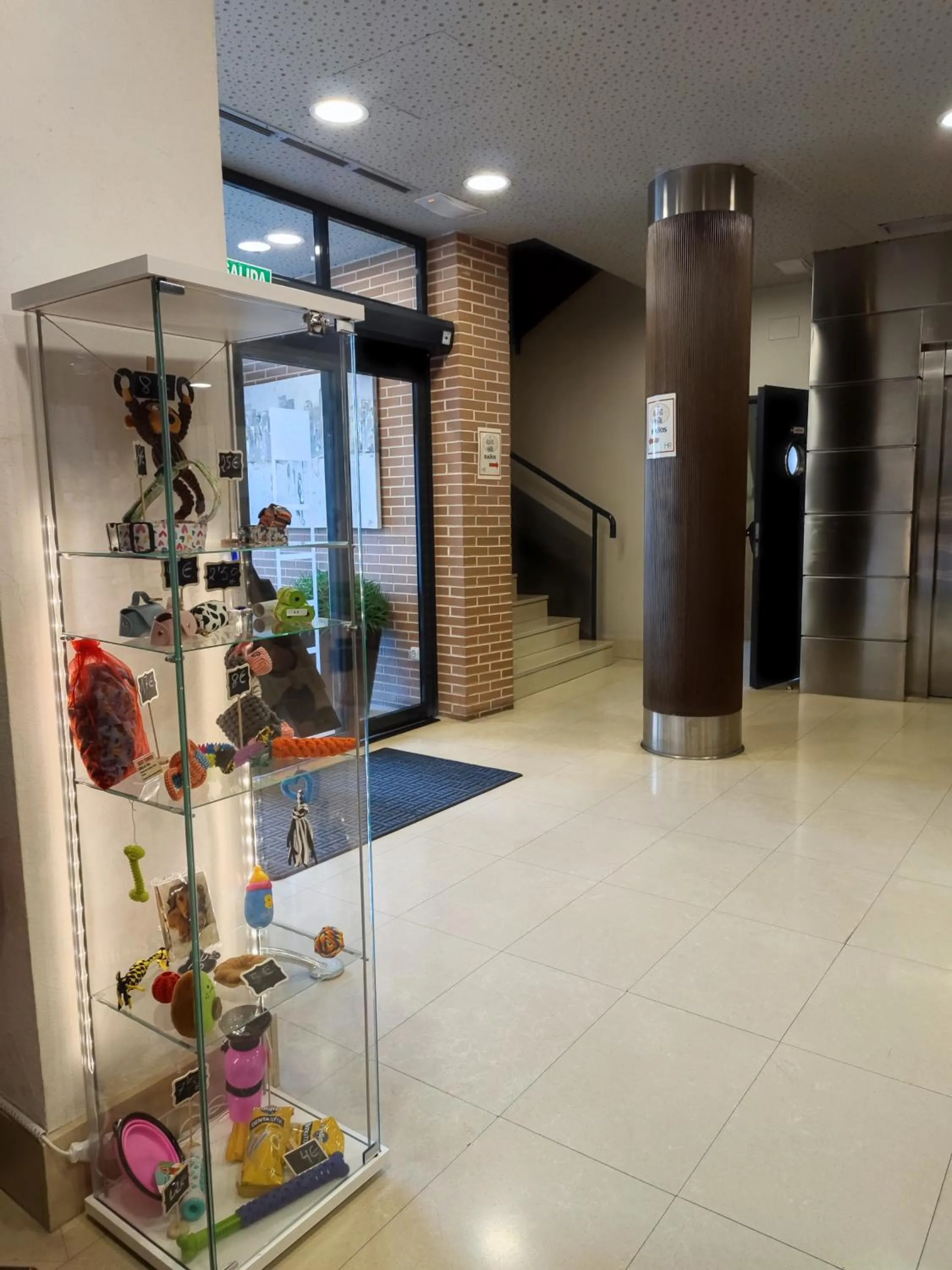 Lobby or reception in Hotel Reston Valdemoro