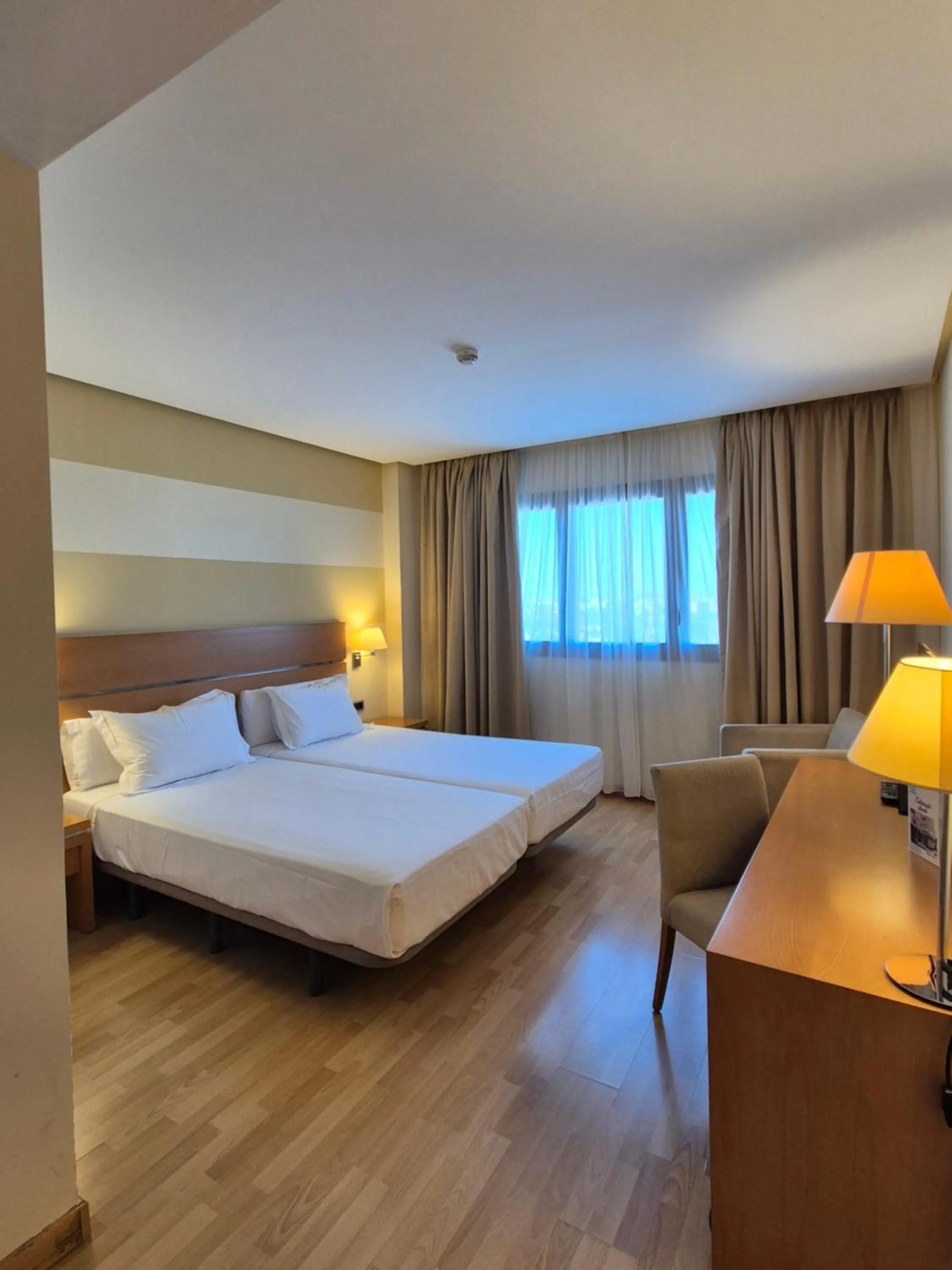 Bed in Hotel Reston Valdemoro