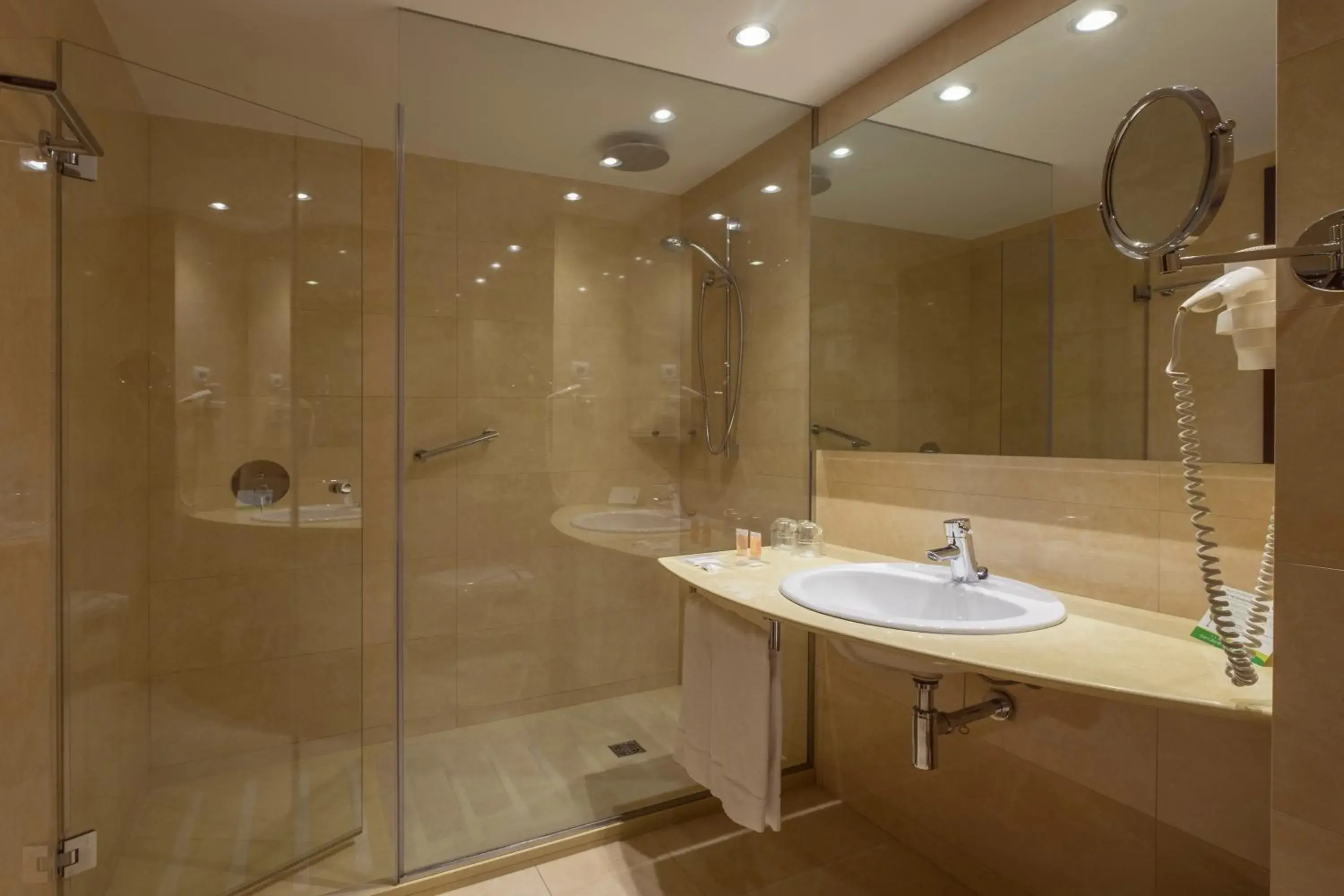 Bathroom in Hotel Gran Ultonia Bathroom in Hotel Gran Ultonia