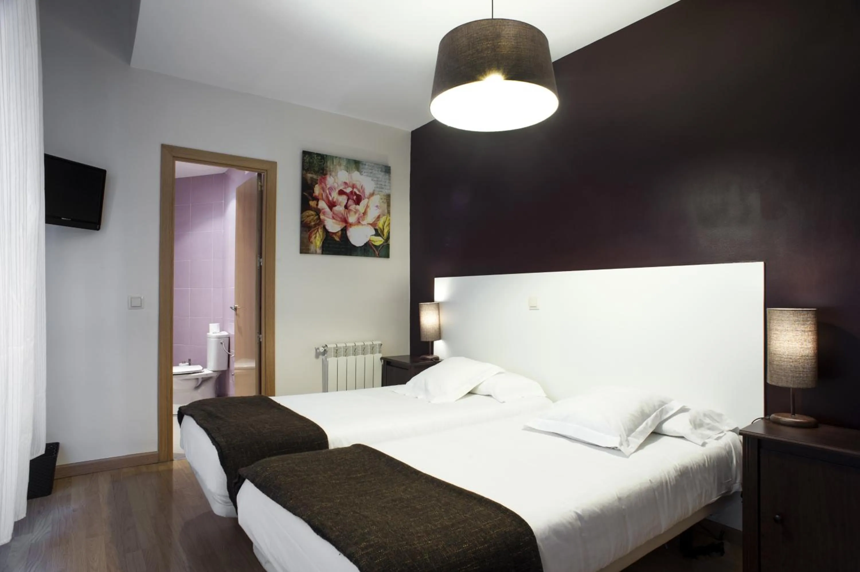 Twin Room in THC Gran Via Hostel