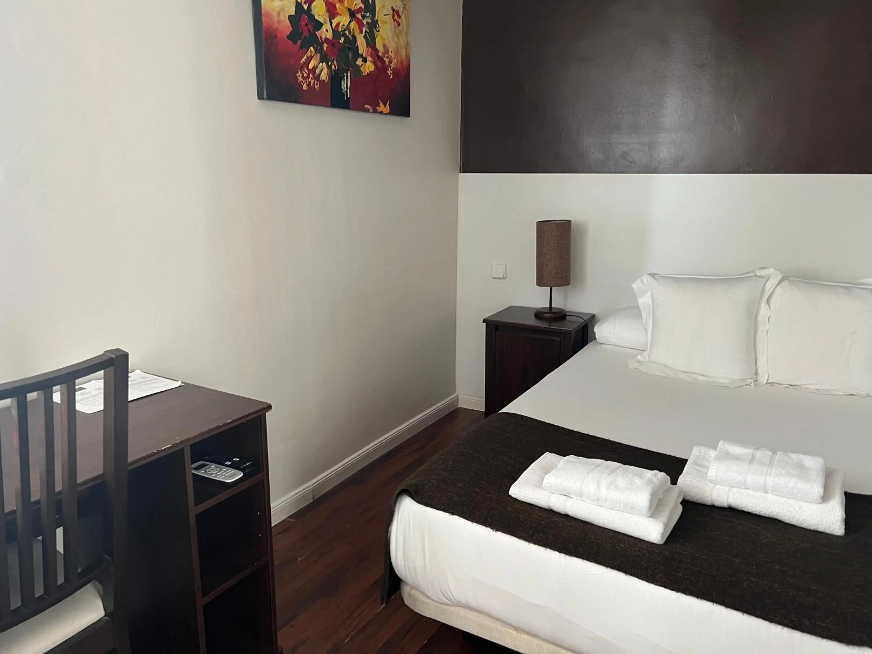 Small Double Room in THC Gran Via Hostel
