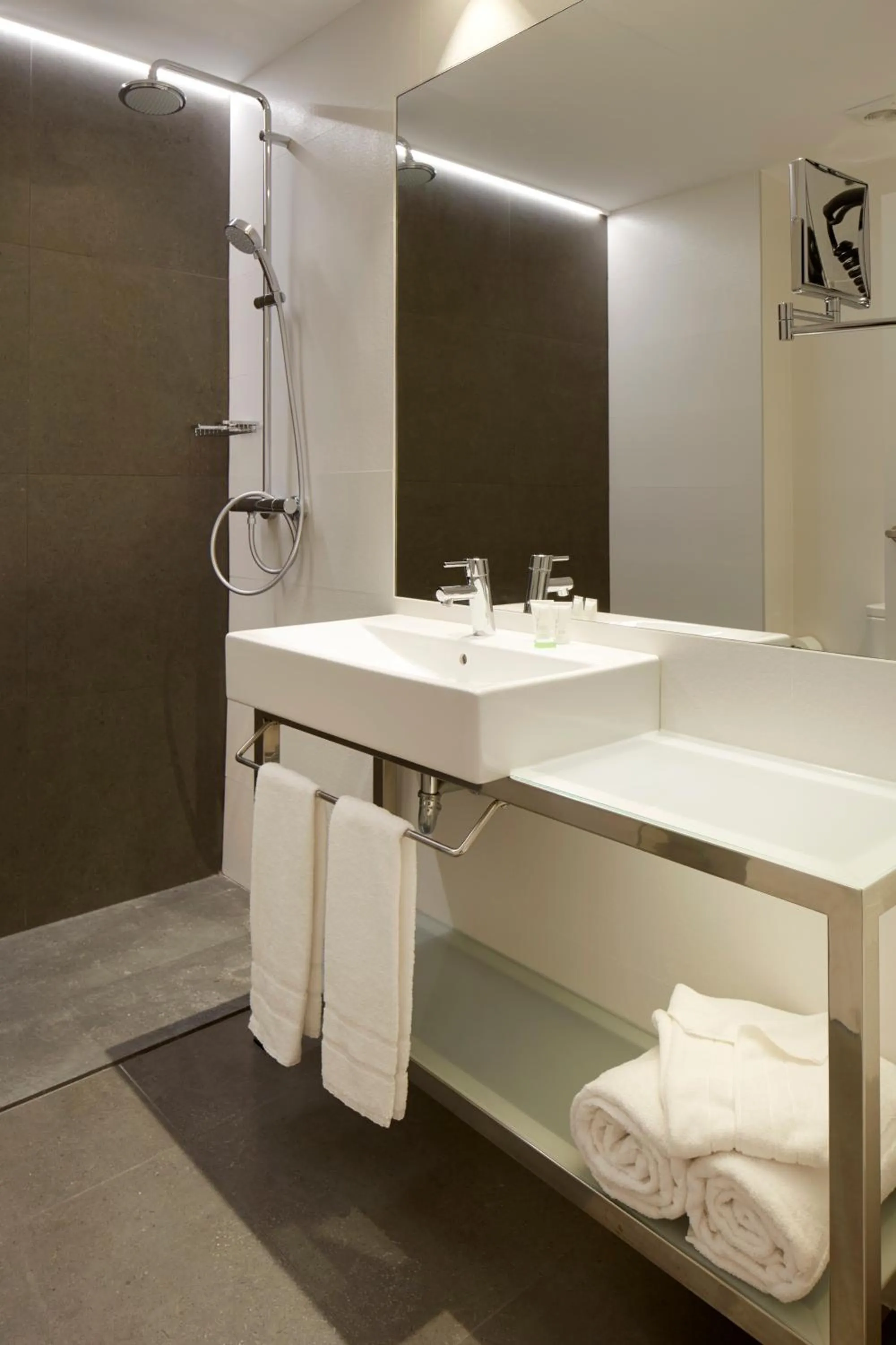 Bathroom in HOTEL ARRiZUL CONGRESS