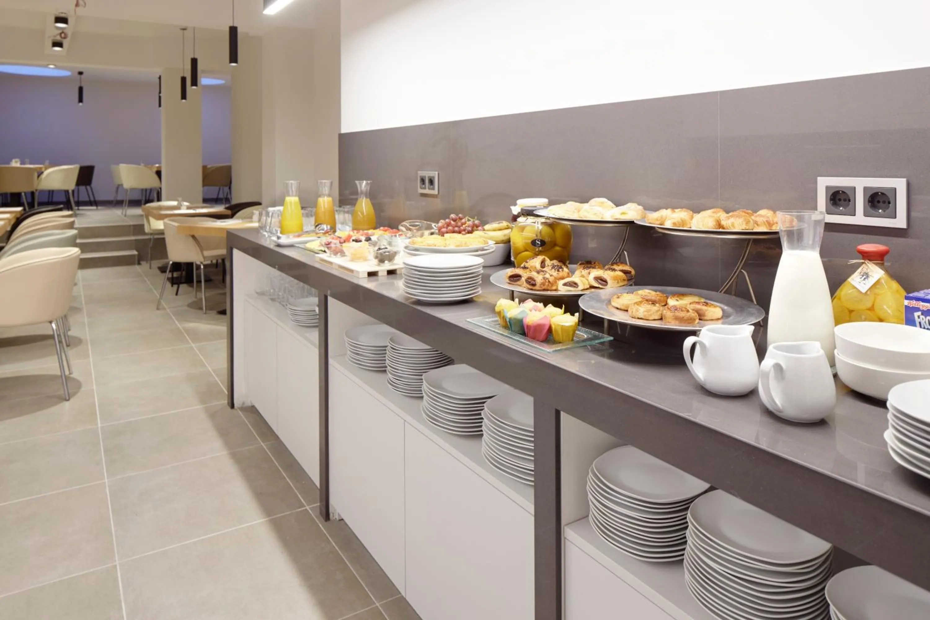 Buffet breakfast in HOTEL ARRiZUL CONGRESS