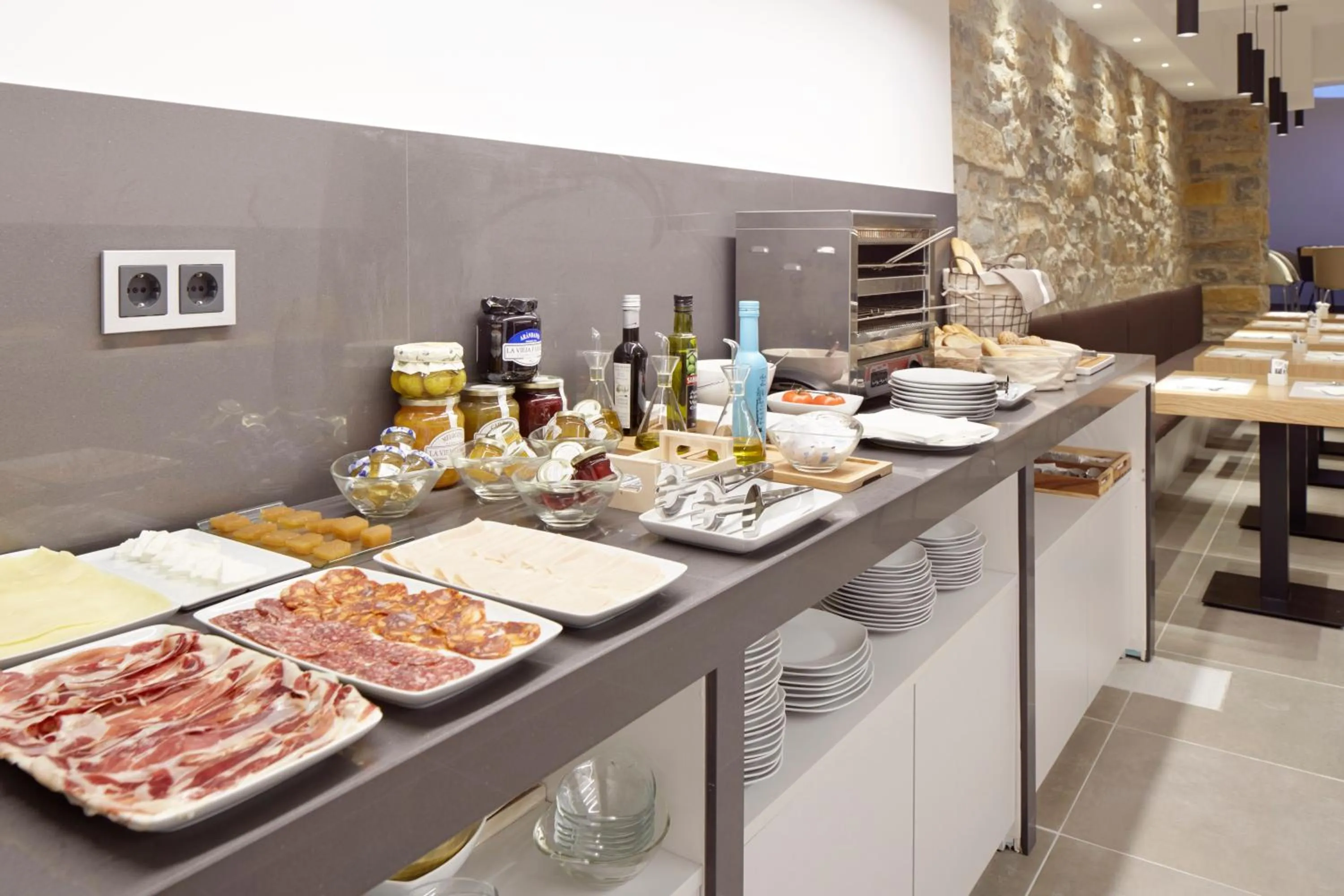 Buffet breakfast in HOTEL ARRiZUL CONGRESS