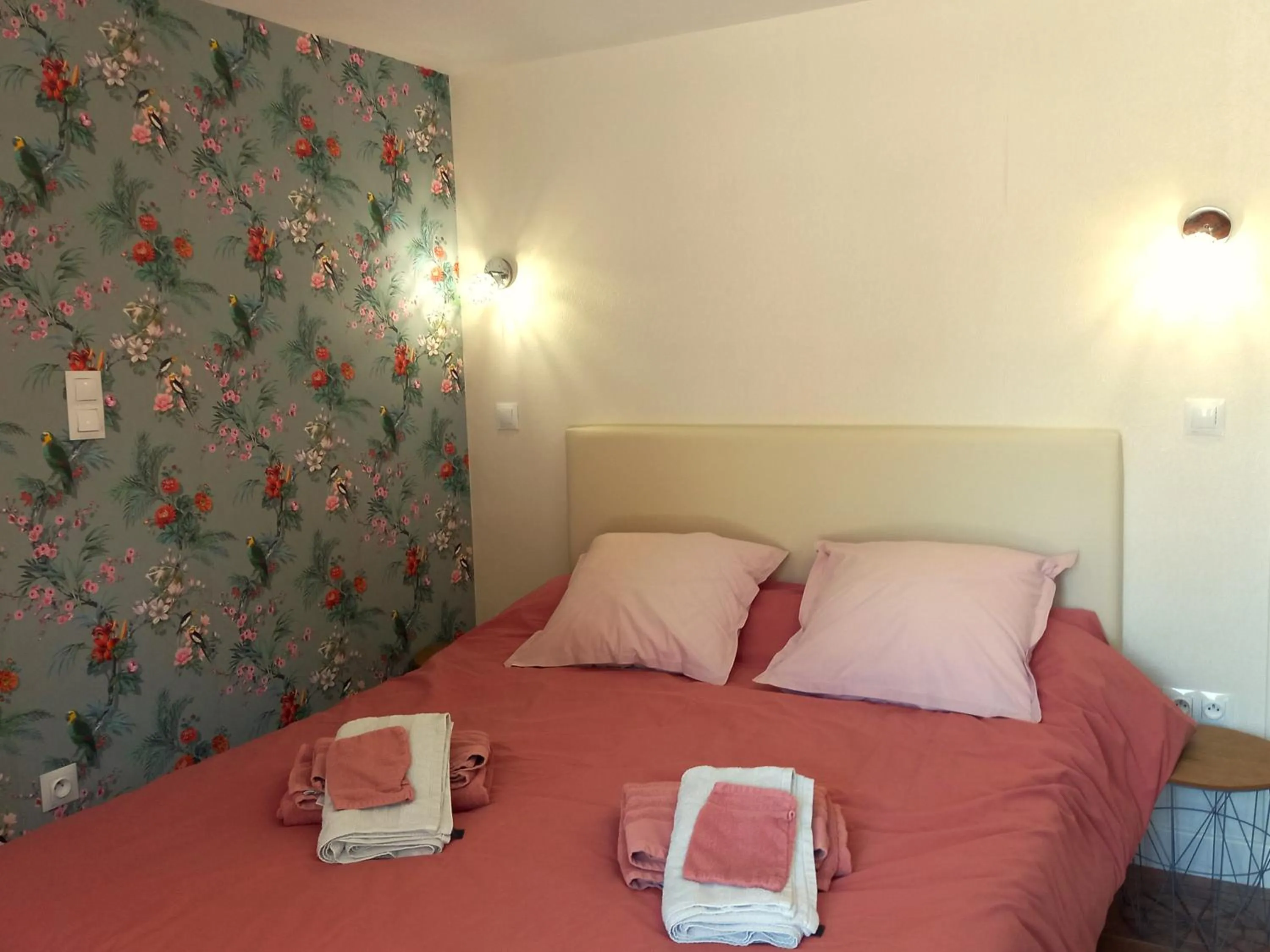 Bedroom, Bed in Au pays de Jacquou : Chambre d’hôtes et table d’hôtes