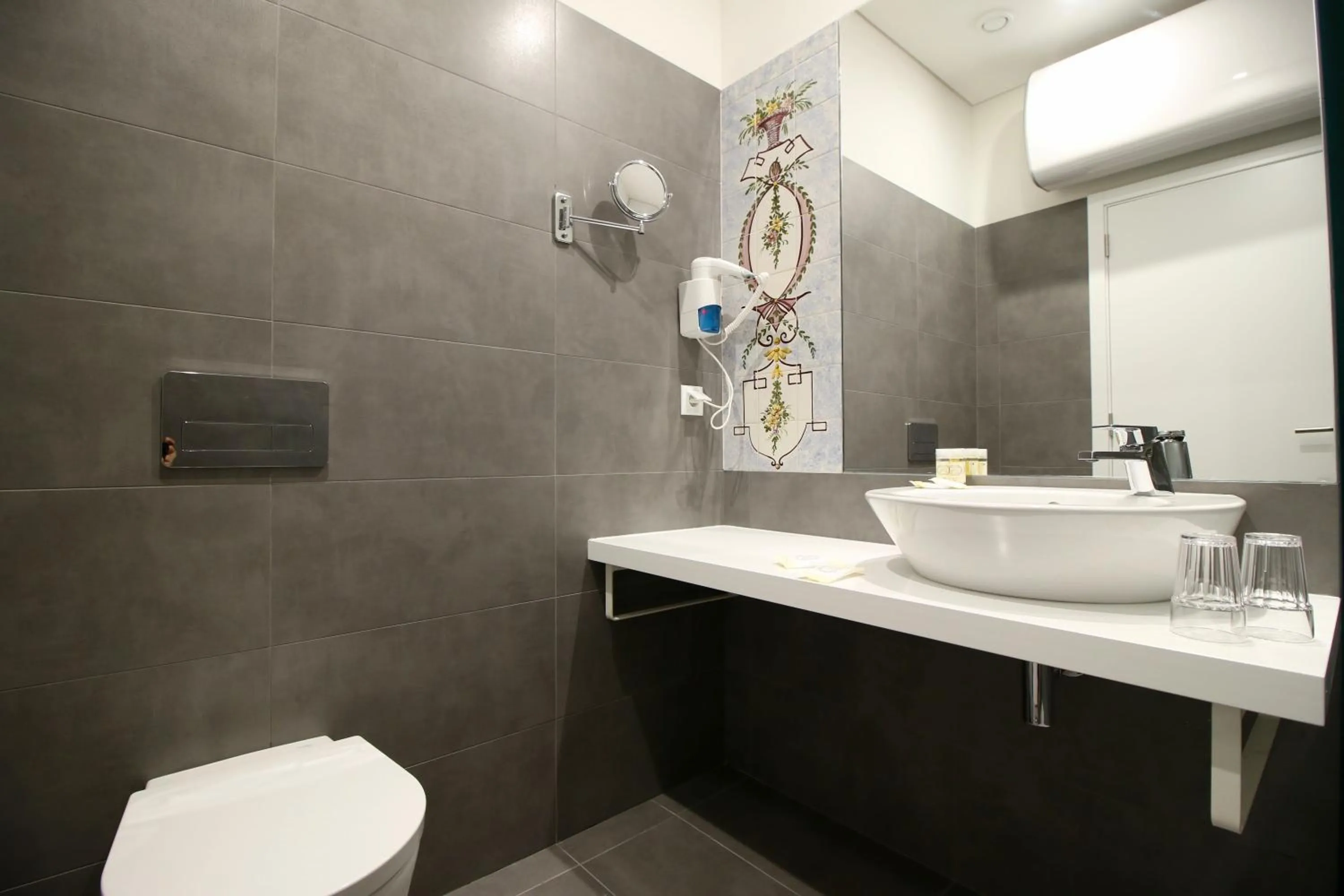 Toilet in Hotel Riverside Alfama
