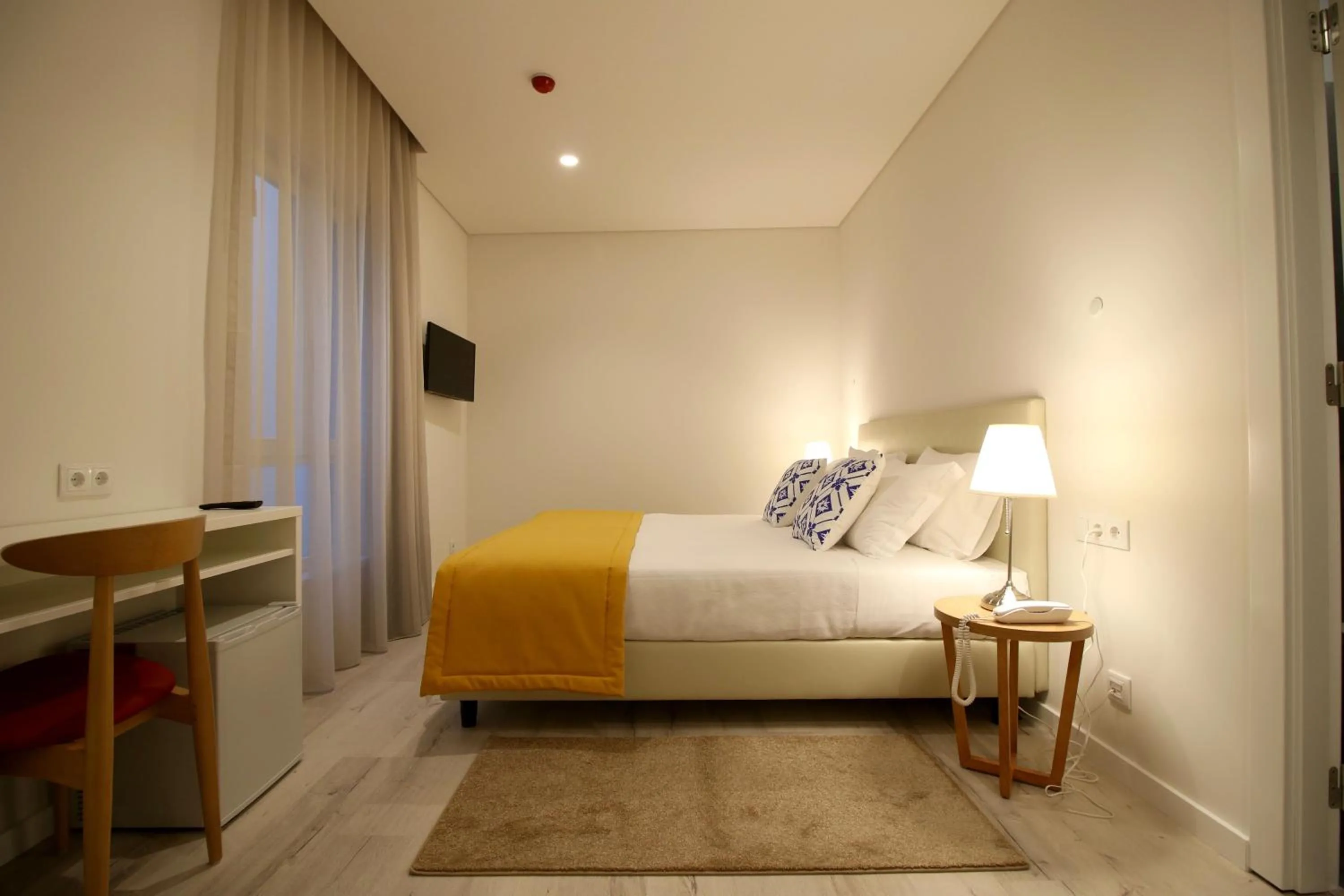 Photo of the whole room, Bed in Hotel Riverside Alfama