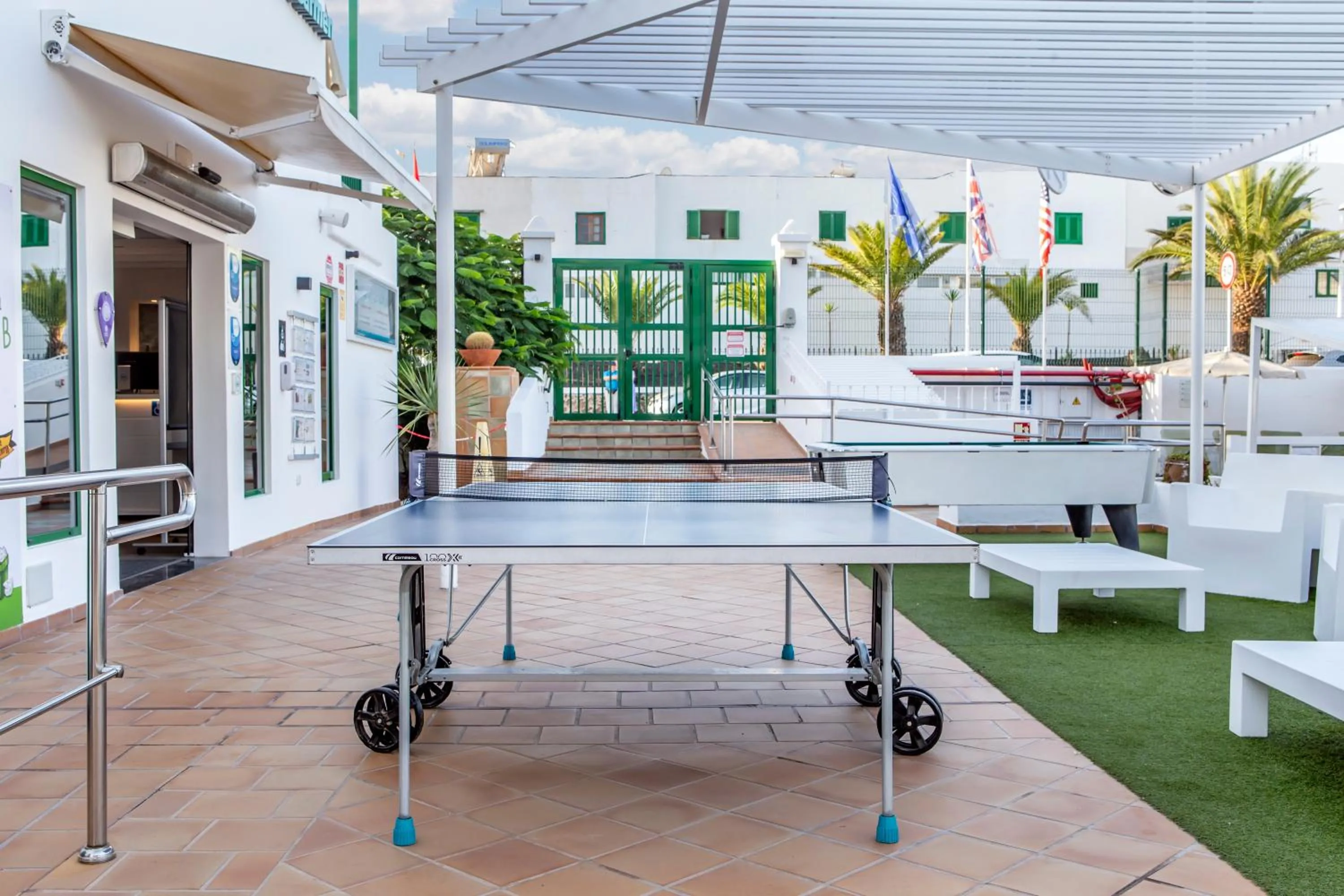 Entertainment in Club del Carmen