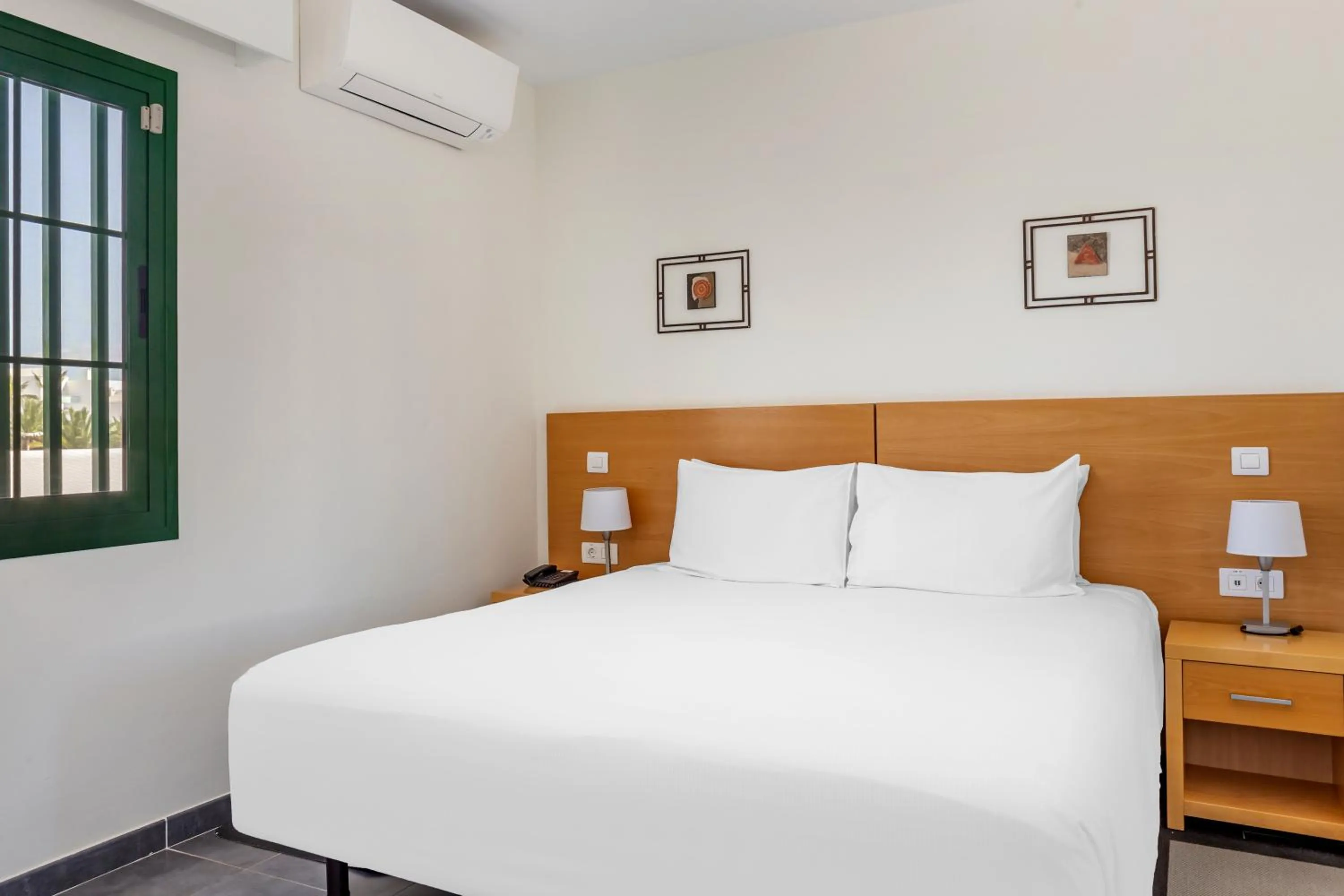 Bedroom, Bed in Club del Carmen