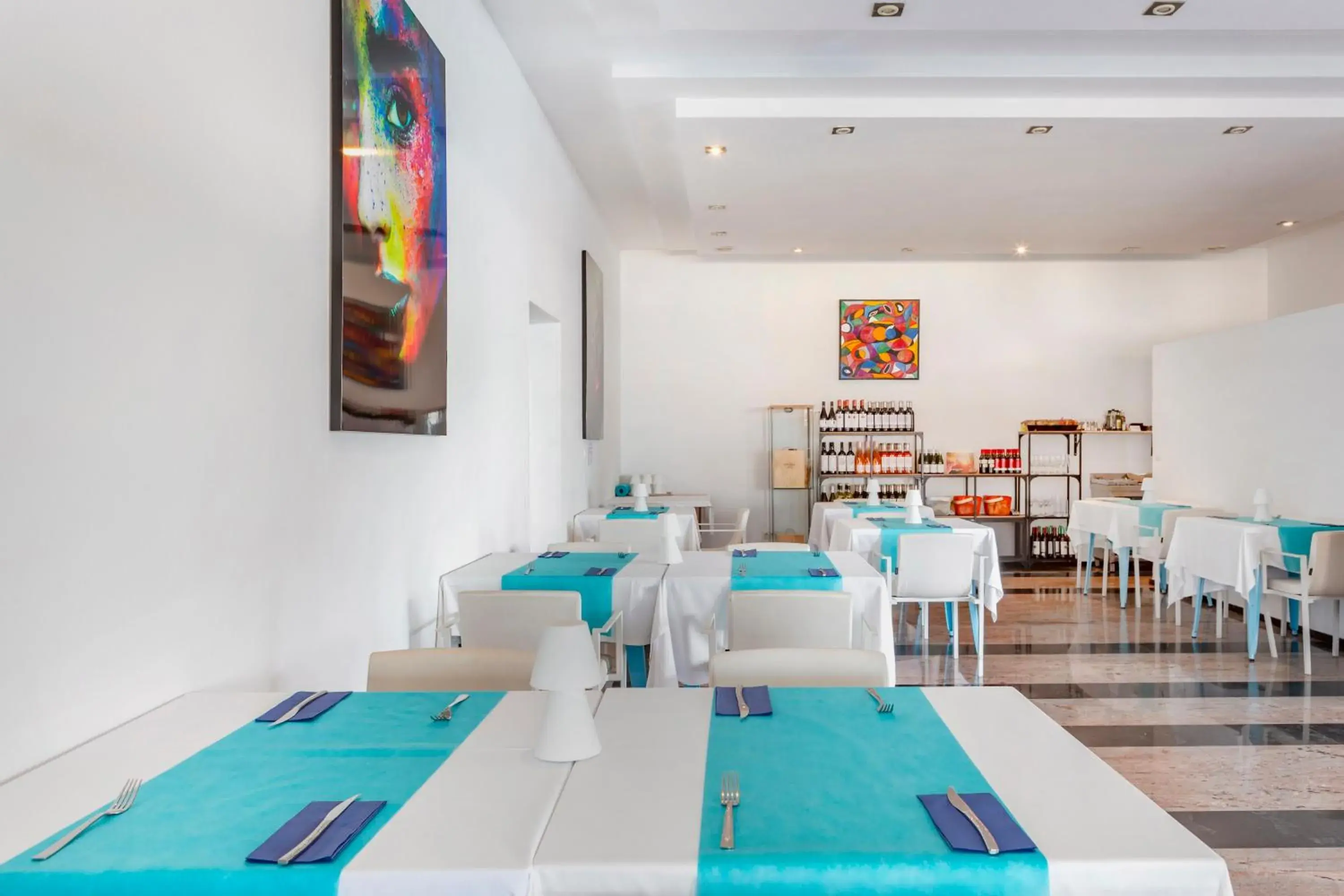 Restaurant/places to eat in Club Cala Blanca Restaurant/places to eat in Club Cala Blanca