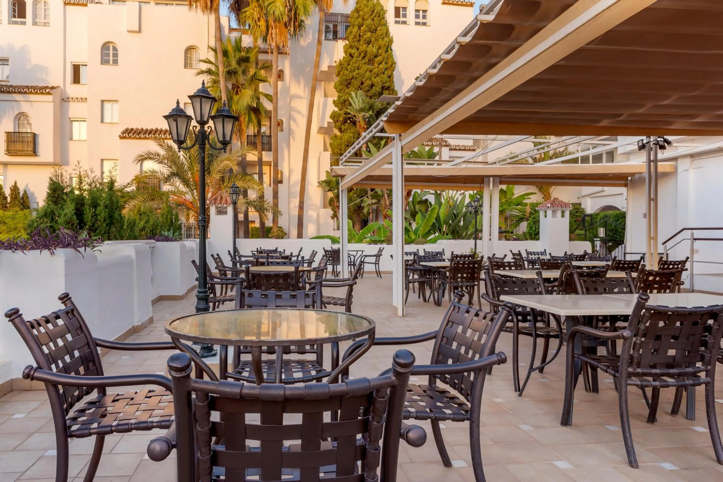 Restaurant/places to eat in Royal Oasis Club at Pueblo Quinta