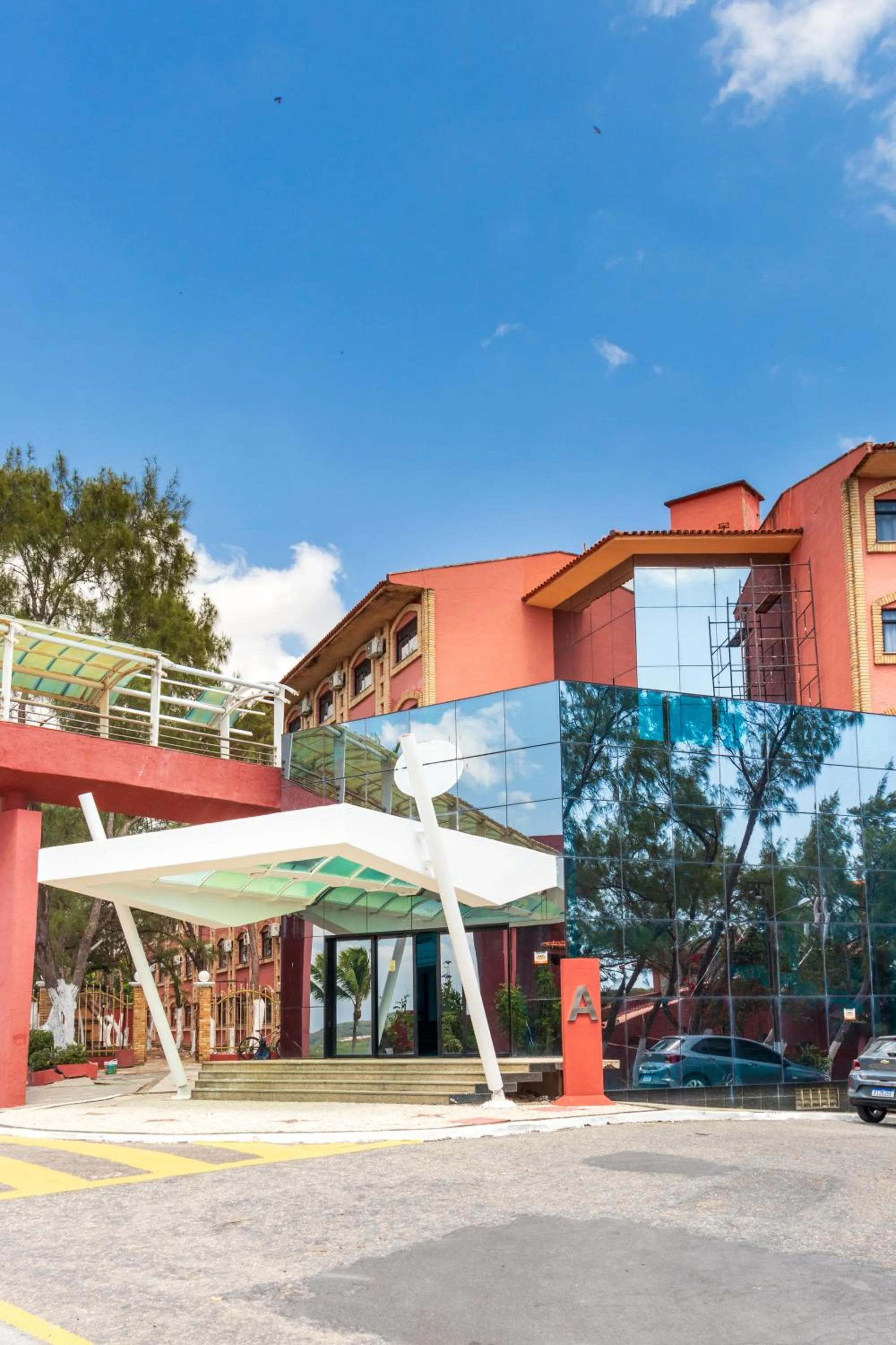 Property building in Porto d'Aldeia Hotel by Castelo Itaipava