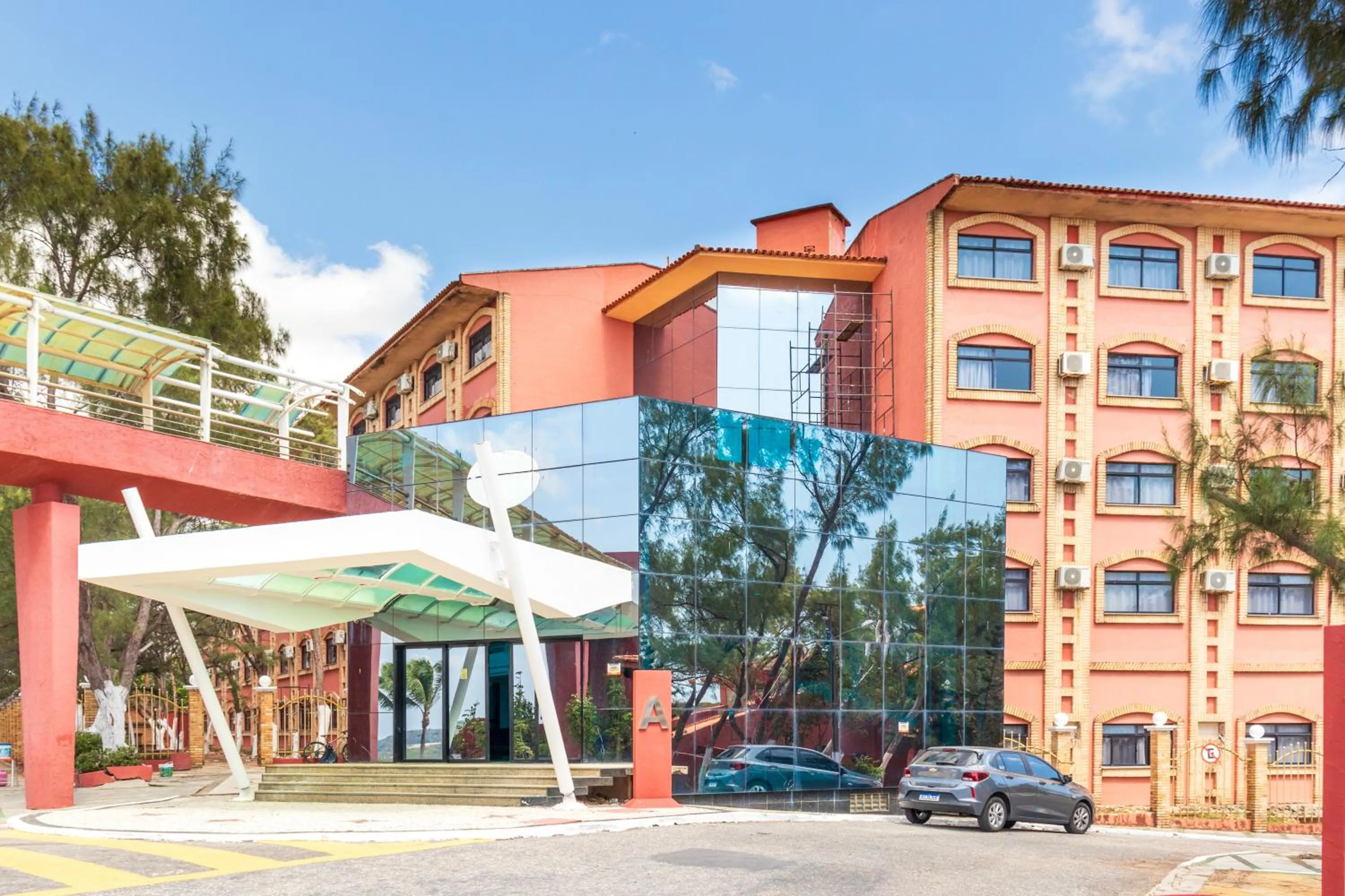 Property building in Porto d'Aldeia Hotel by Castelo Itaipava