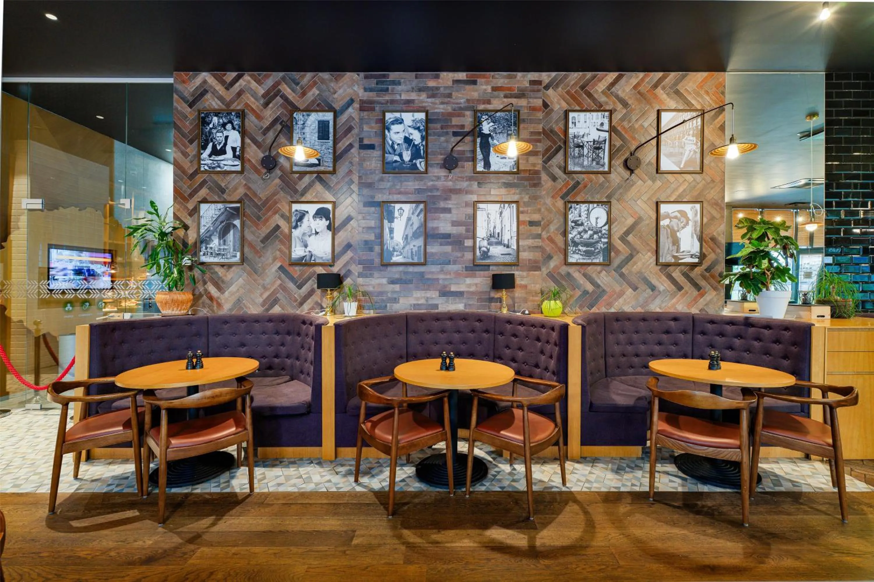 Restaurant/places to eat in Park Inn by Radisson Riga Valdemara