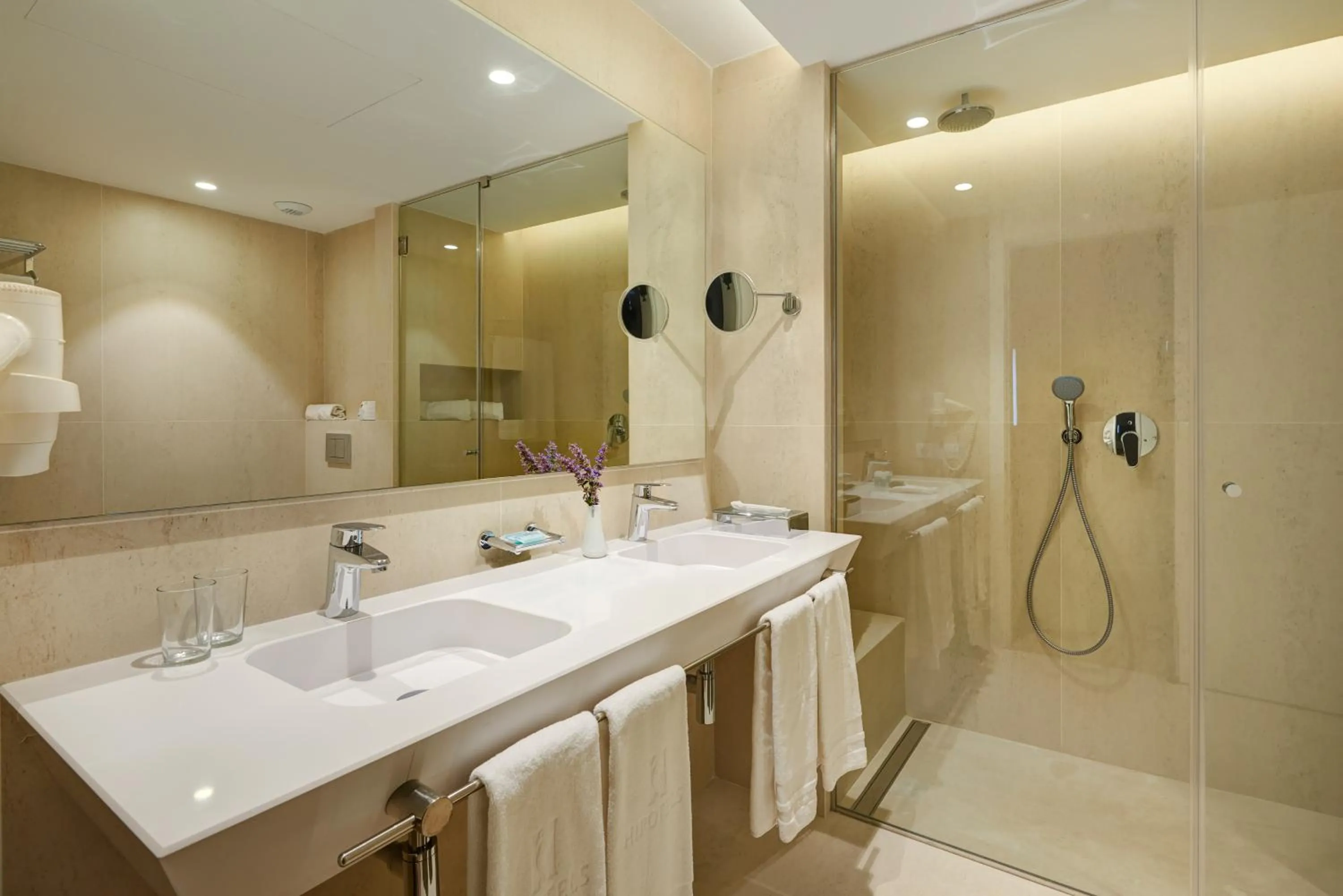 Shower in Hipotels Mediterraneo Hotel - Adults Only