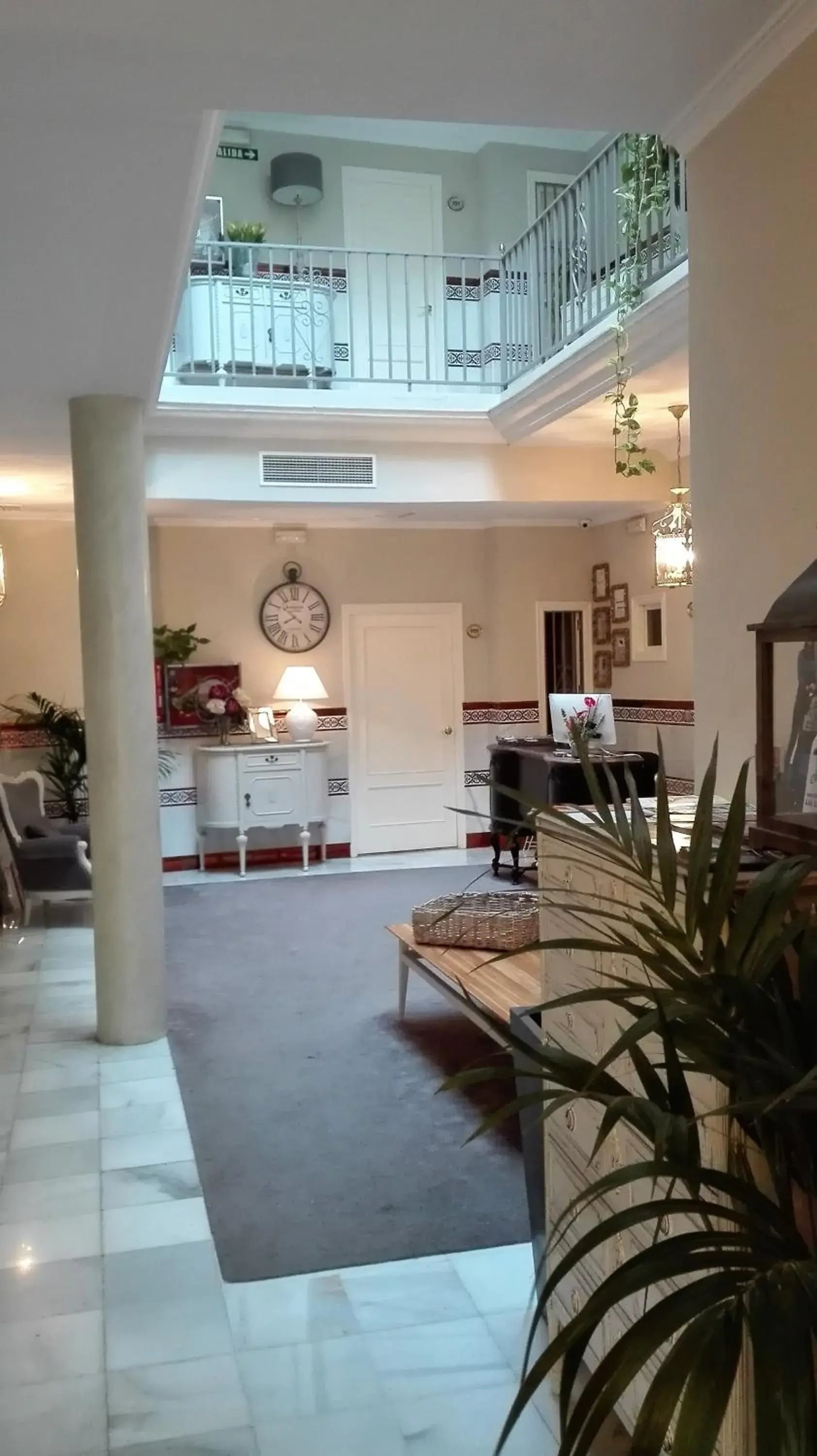 Le Petit Paris Le Petit Paris