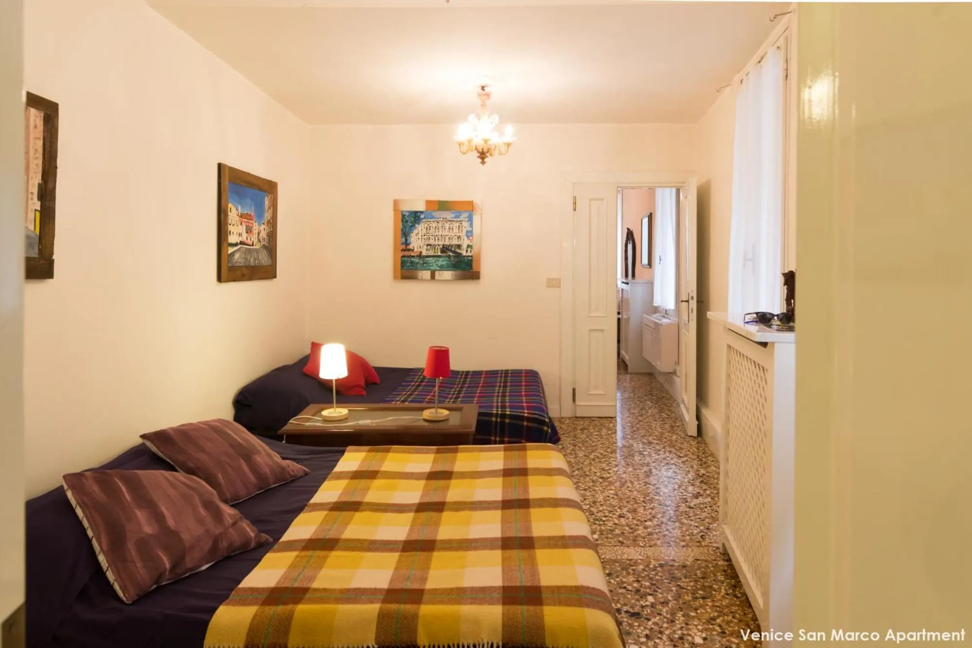 Bed in Venice San Marco Apartment