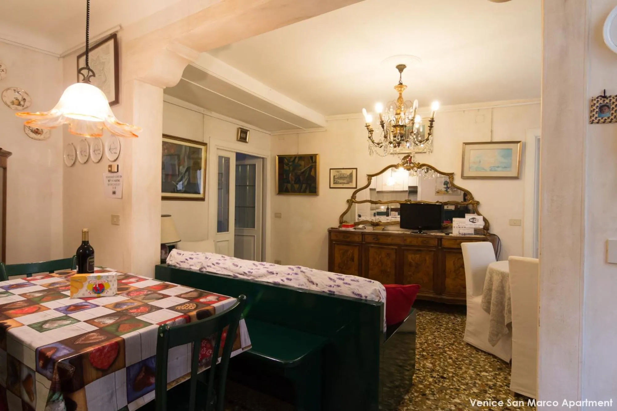 Bed in Venice San Marco Apartment