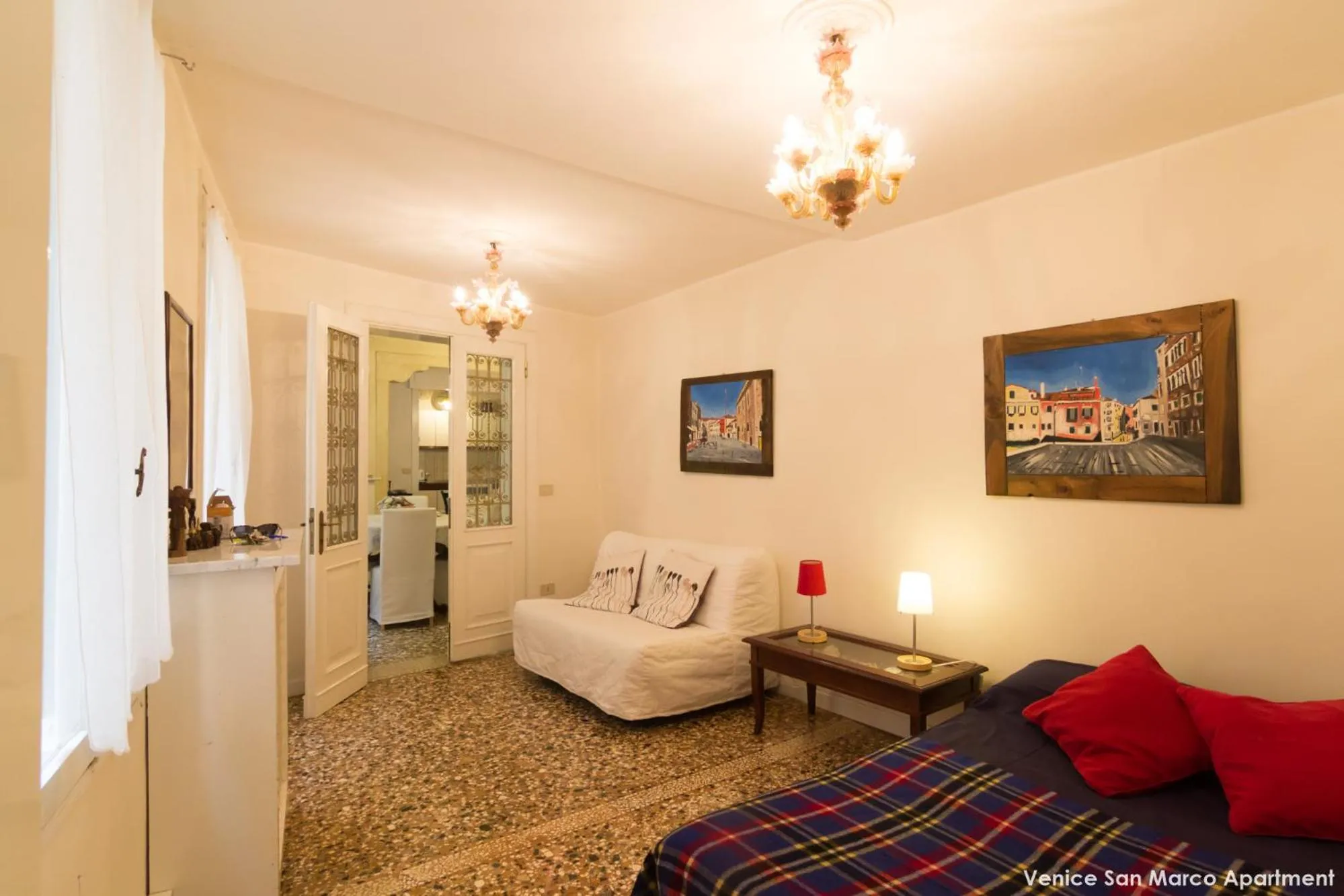 Bed in Venice San Marco Apartment