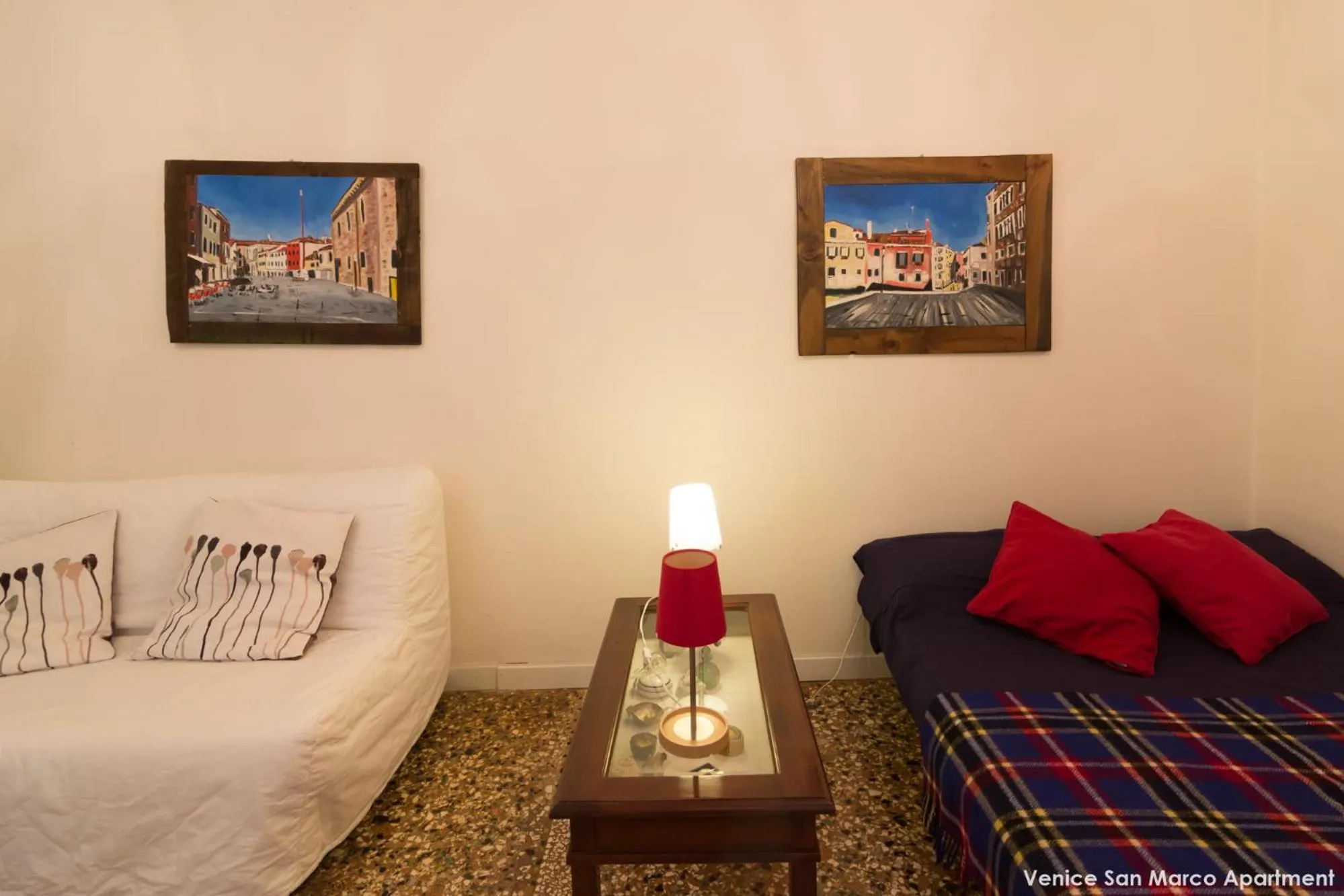 Bed in Venice San Marco Apartment