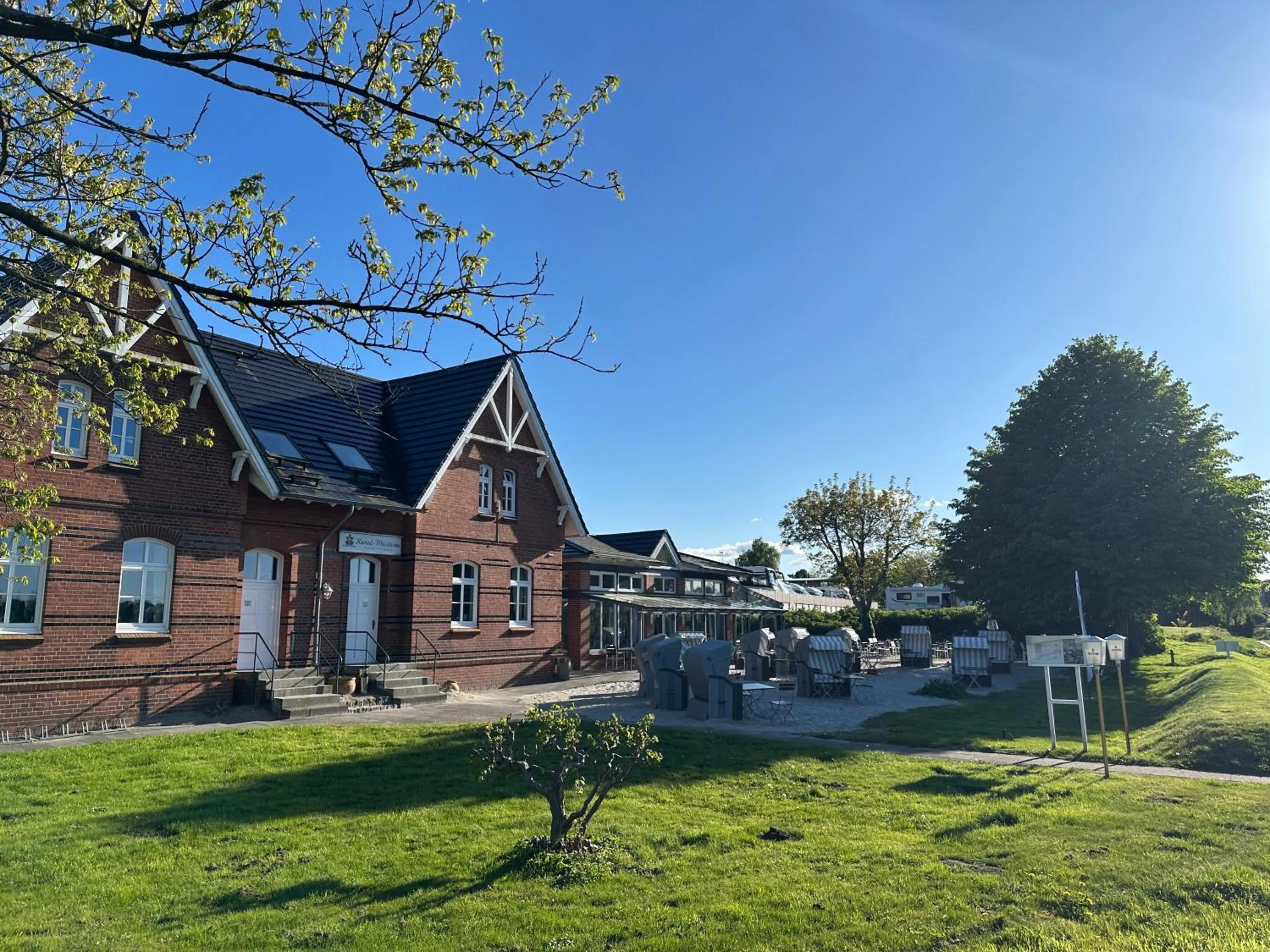 Kanal-Haus "Das Gästehaus direkt am NOK"