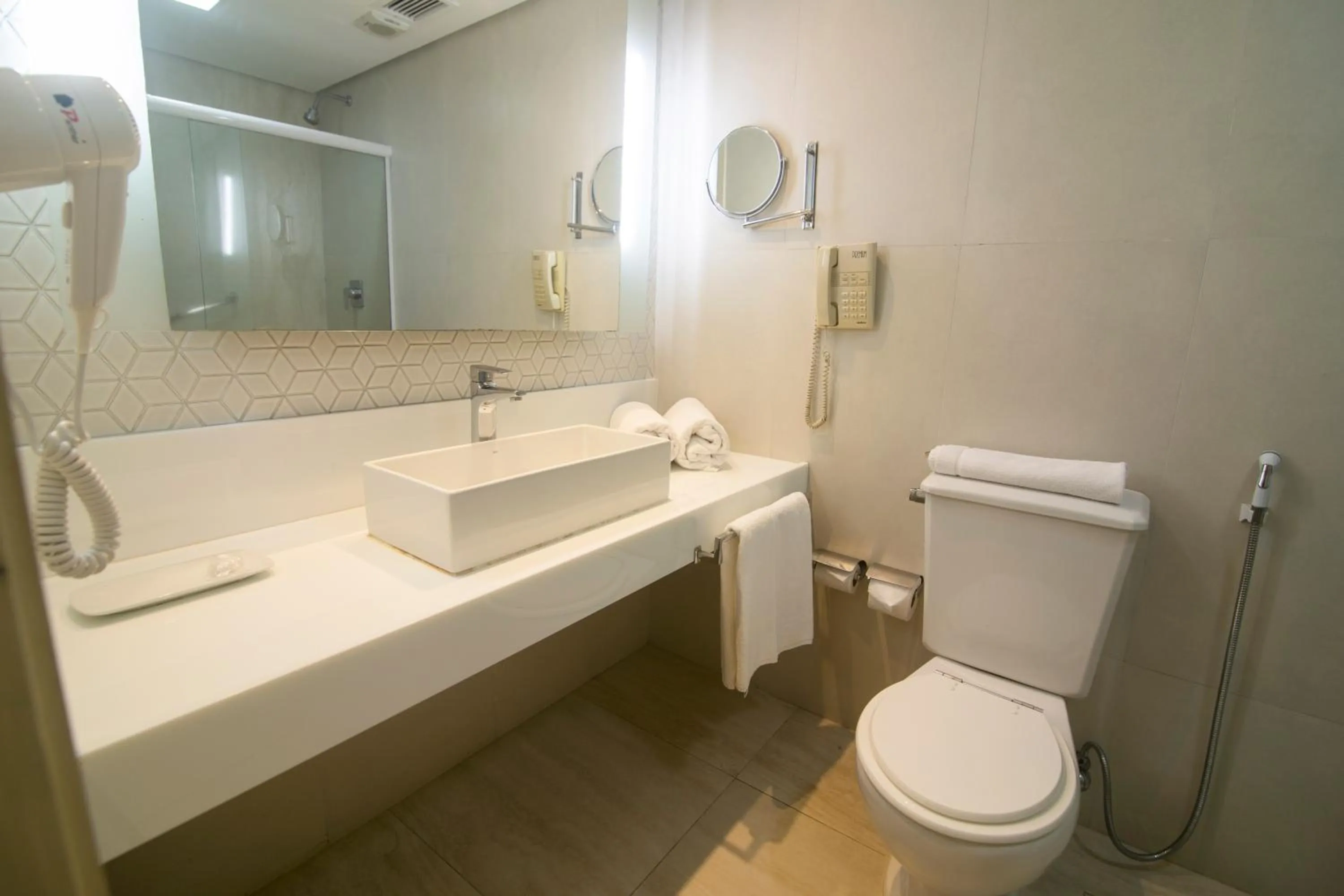 Bathroom in Seara Praia Hotel