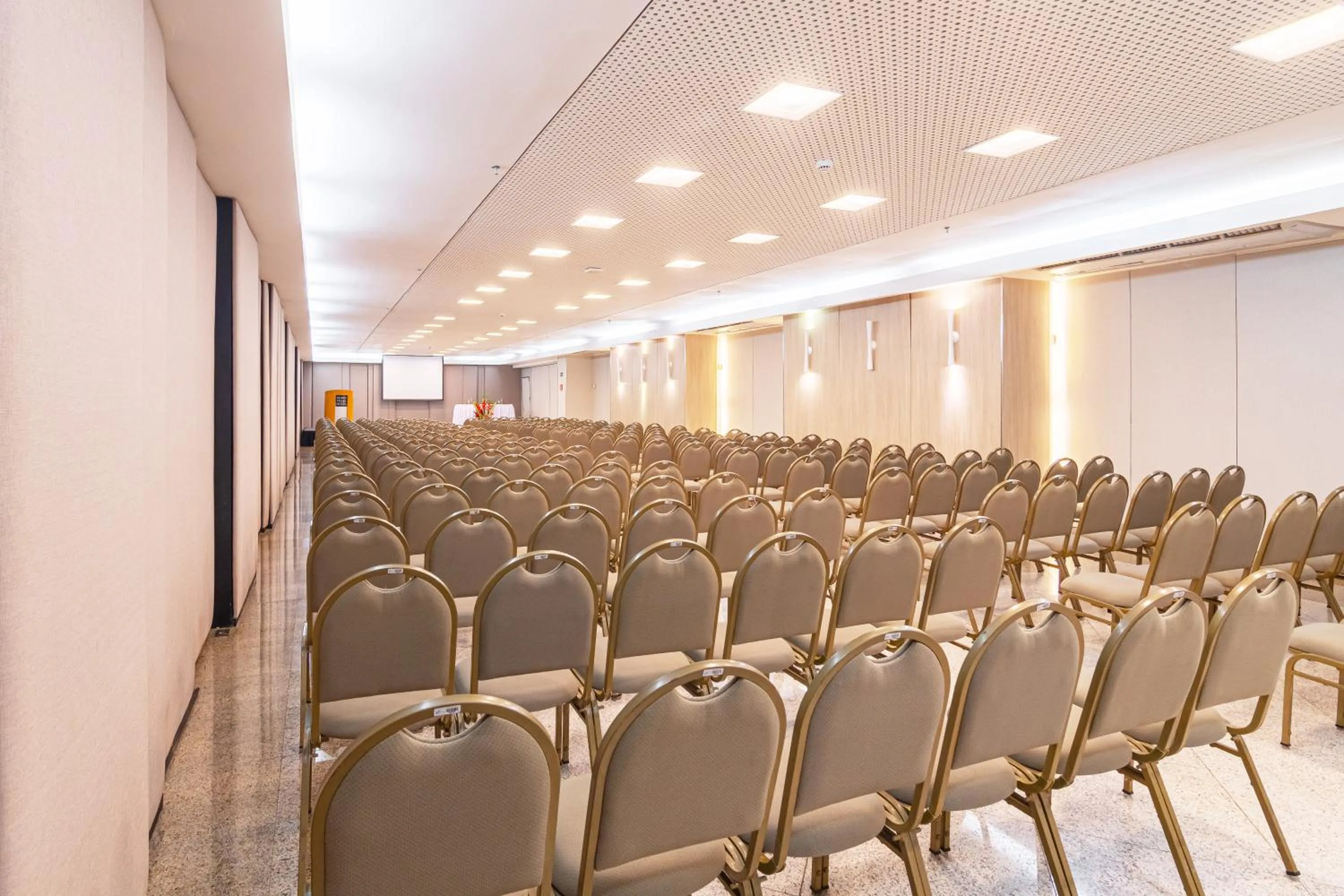 Meeting/conference room in Seara Praia Hotel