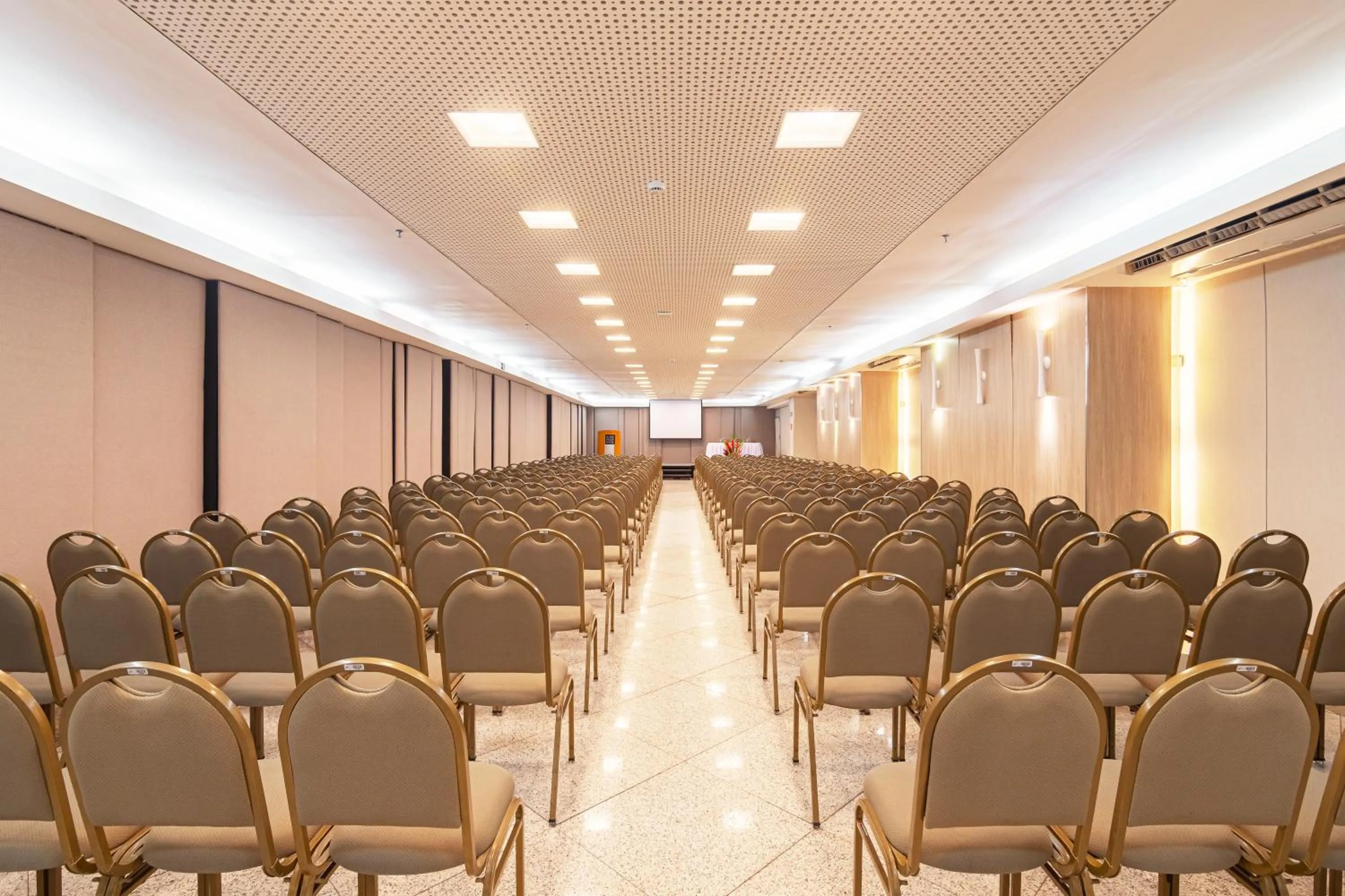 Meeting/conference room in Seara Praia Hotel
