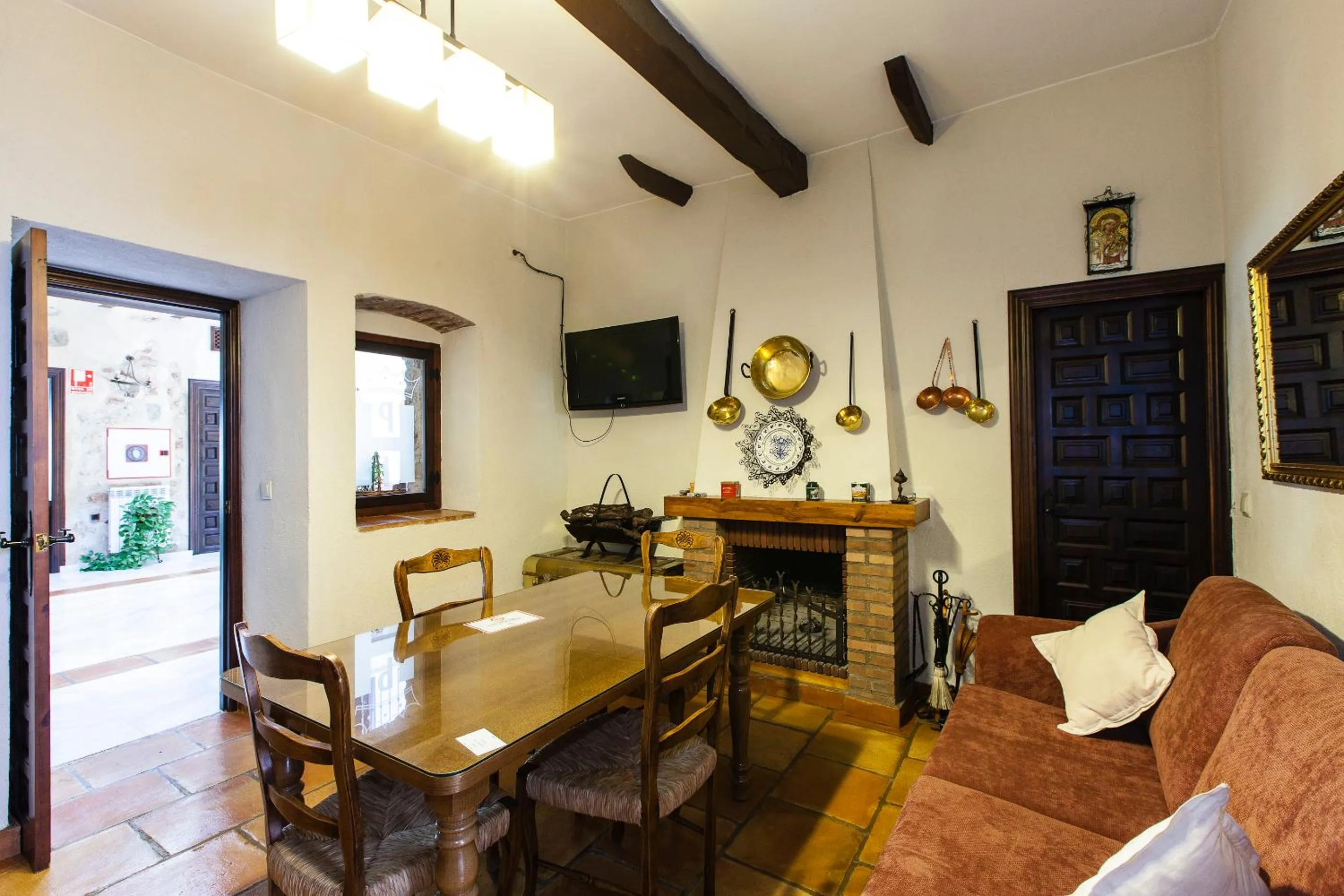 TV and multimedia in Hotel Palacio del Intendente