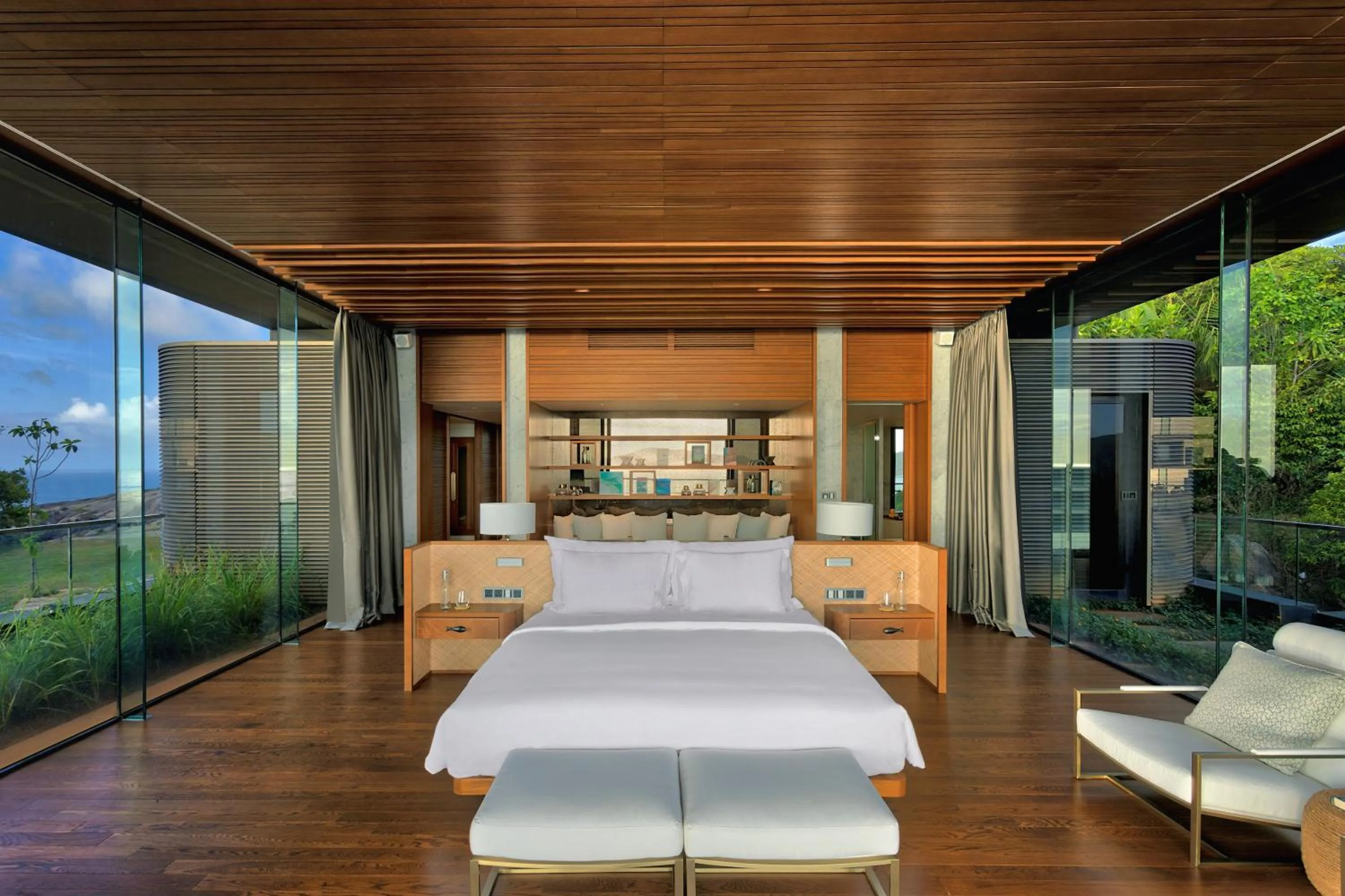 Bed in Six Senses Zil Pasyon, Seychelles