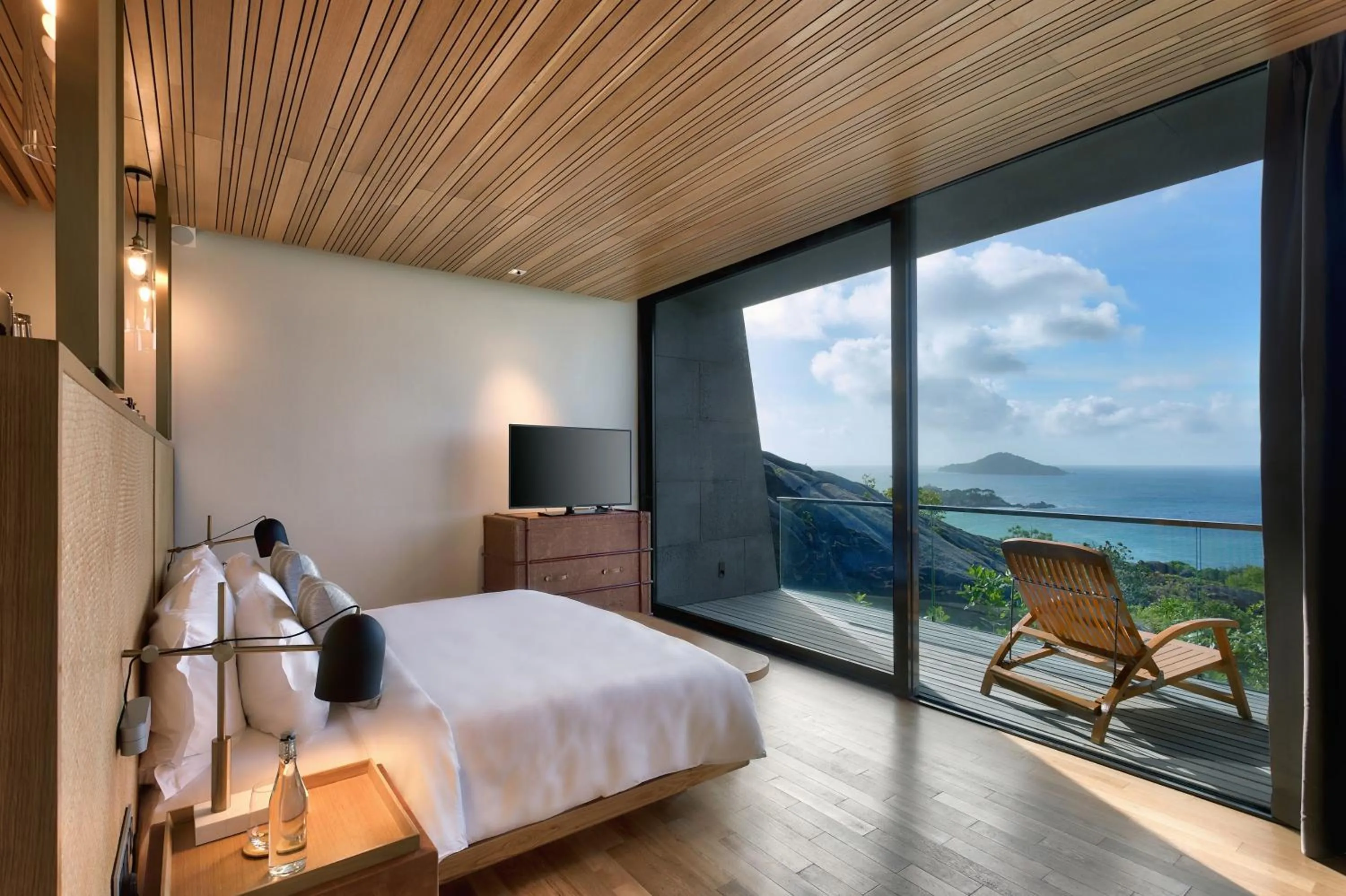 Balcony/Terrace, Bed in Six Senses Zil Pasyon, Seychelles