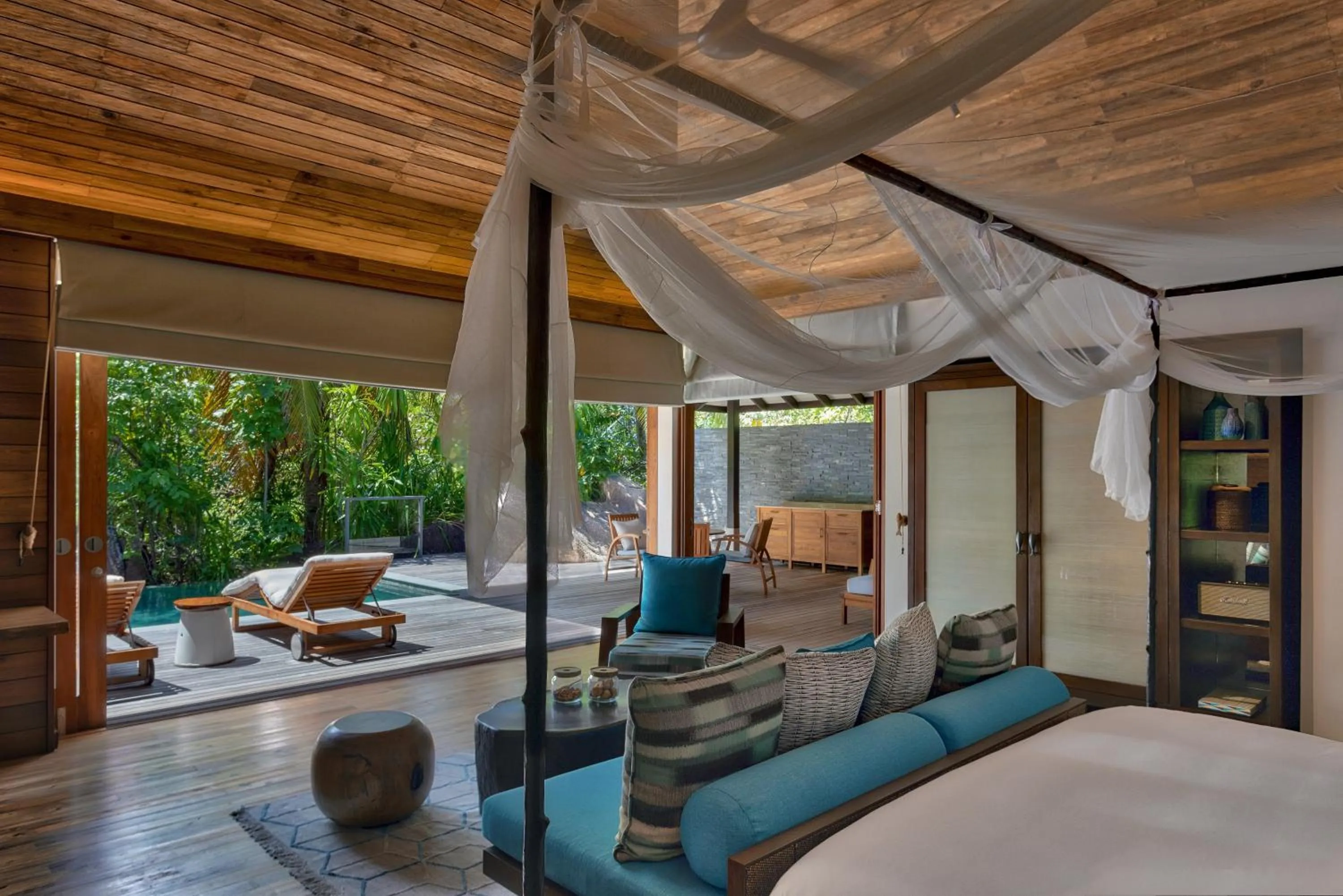 Bed in Six Senses Zil Pasyon, Seychelles