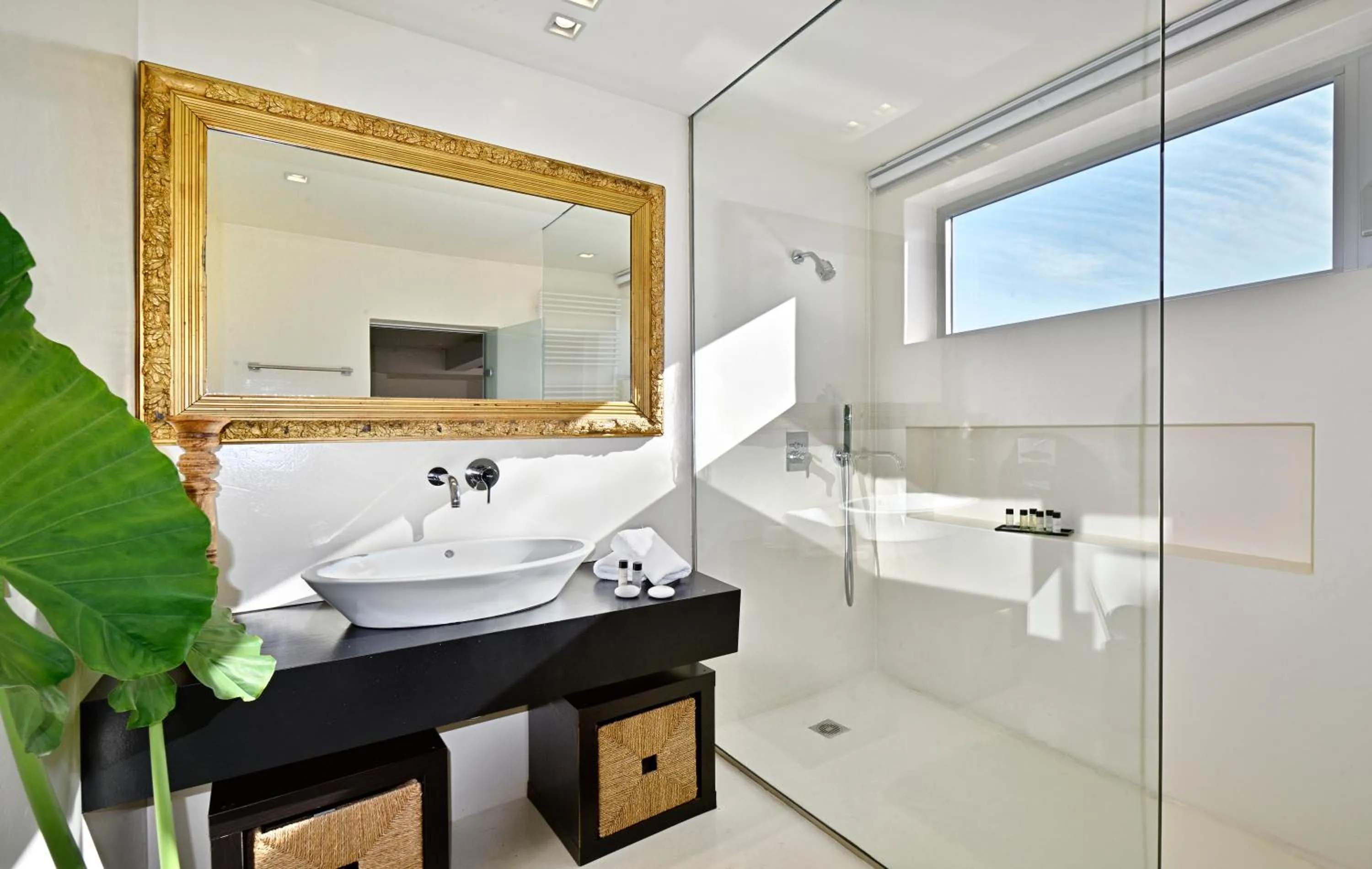 Bathroom in ALTO PSYRRI PENTHOUSE by K&K