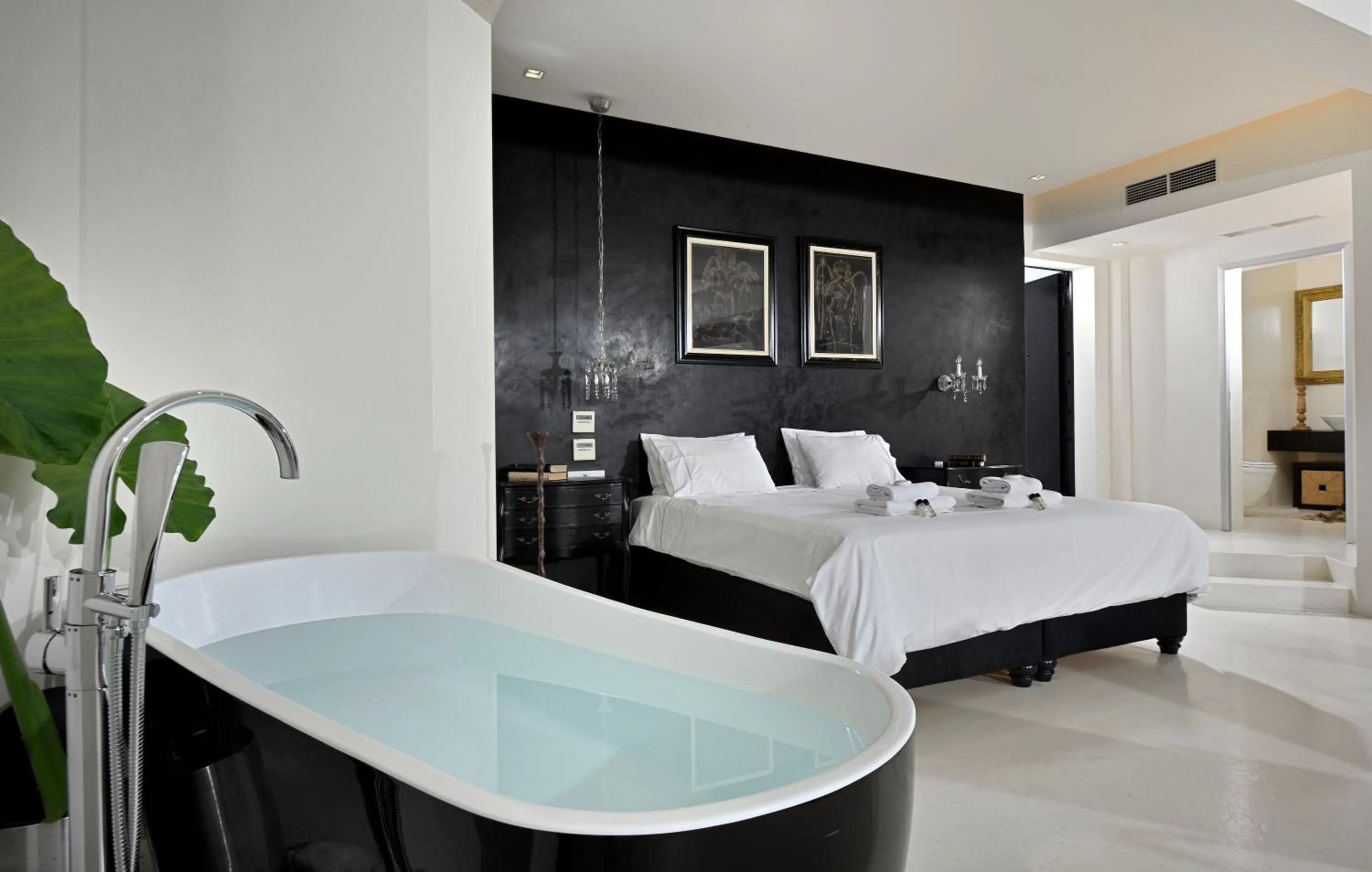Photo of the whole room, Bed in ALTO PSYRRI PENTHOUSE by K&K