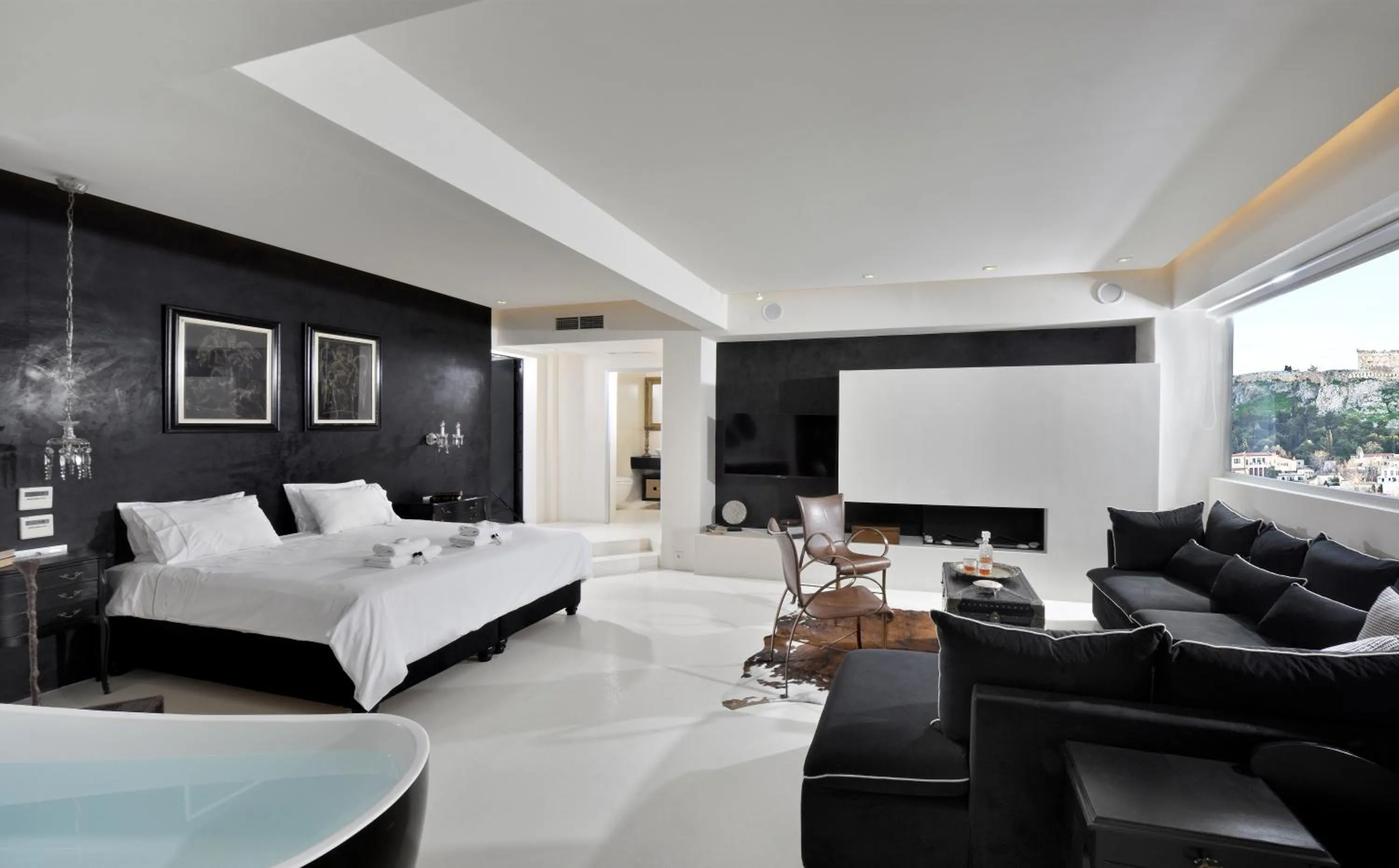 Living room, Bed in ALTO PSYRRI PENTHOUSE by K&K