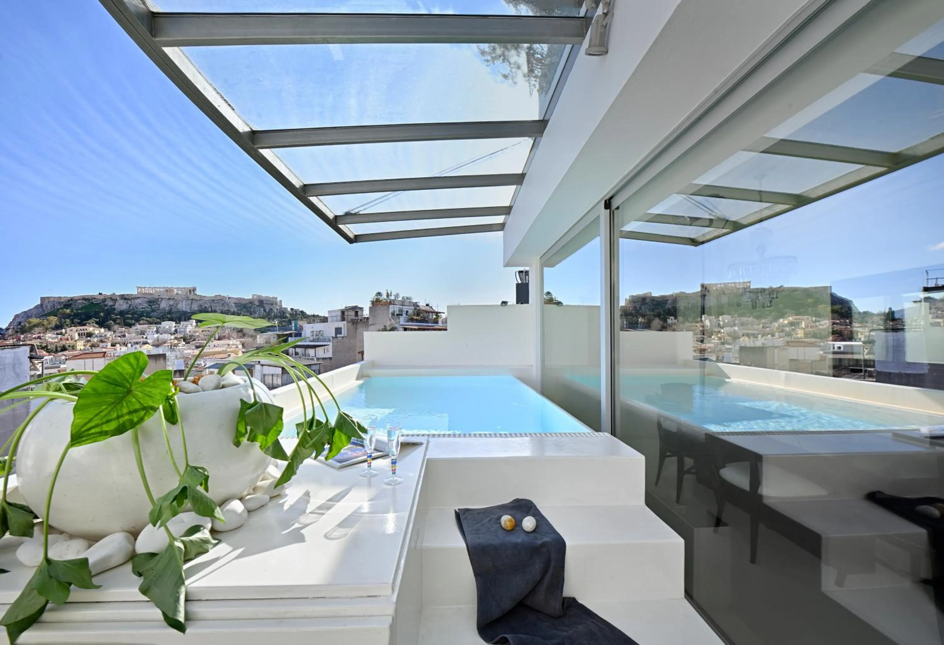 Pool view in ALTO PSYRRI PENTHOUSE by K&K