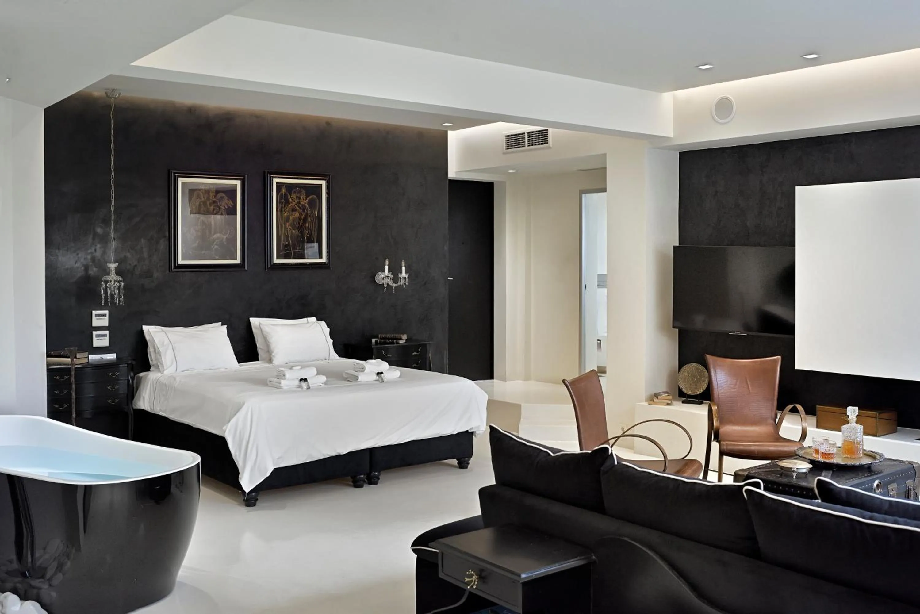 Photo of the whole room, Bed in ALTO PSYRRI PENTHOUSE by K&K