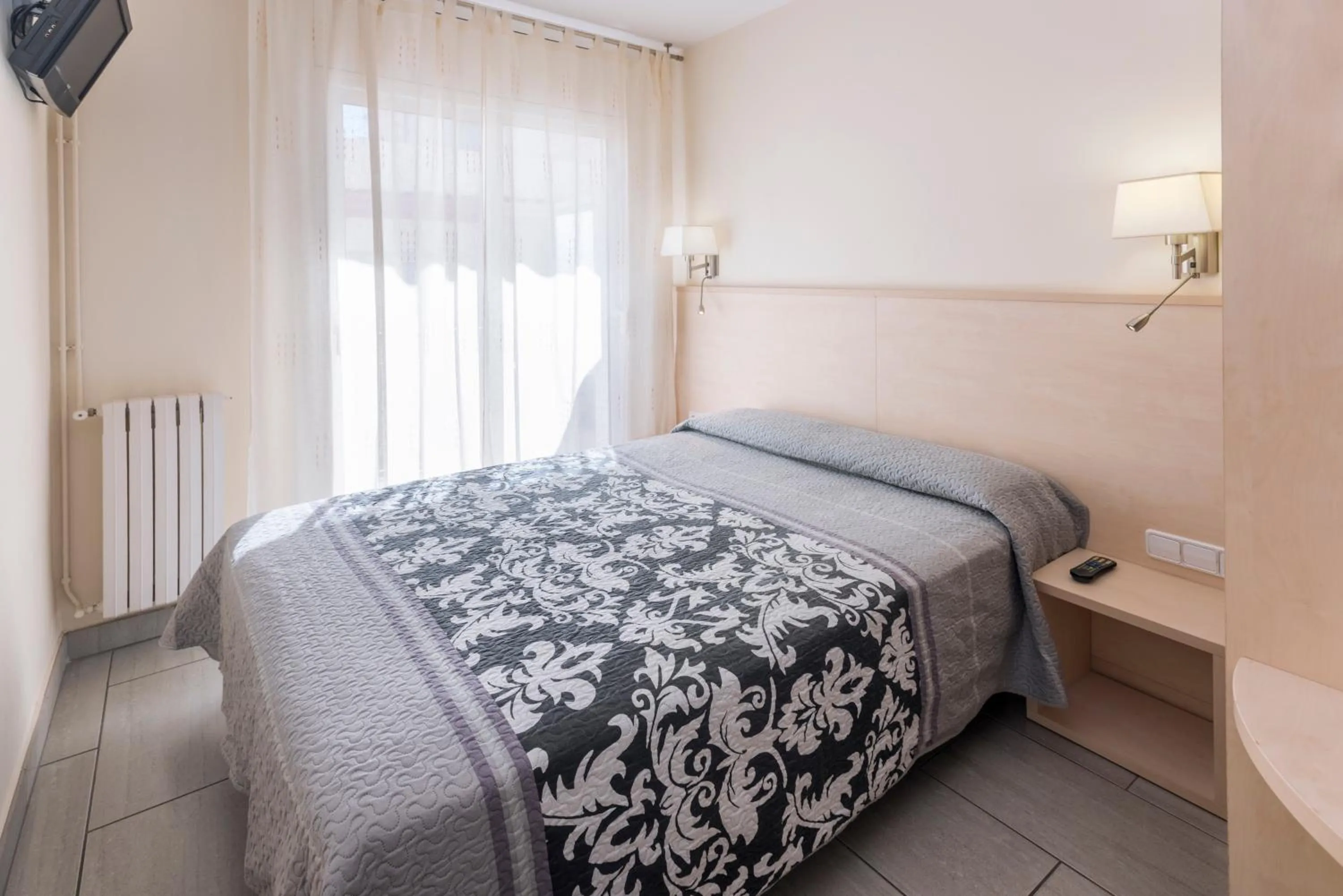 Photo of the whole room, Bed in Hostal Solimar