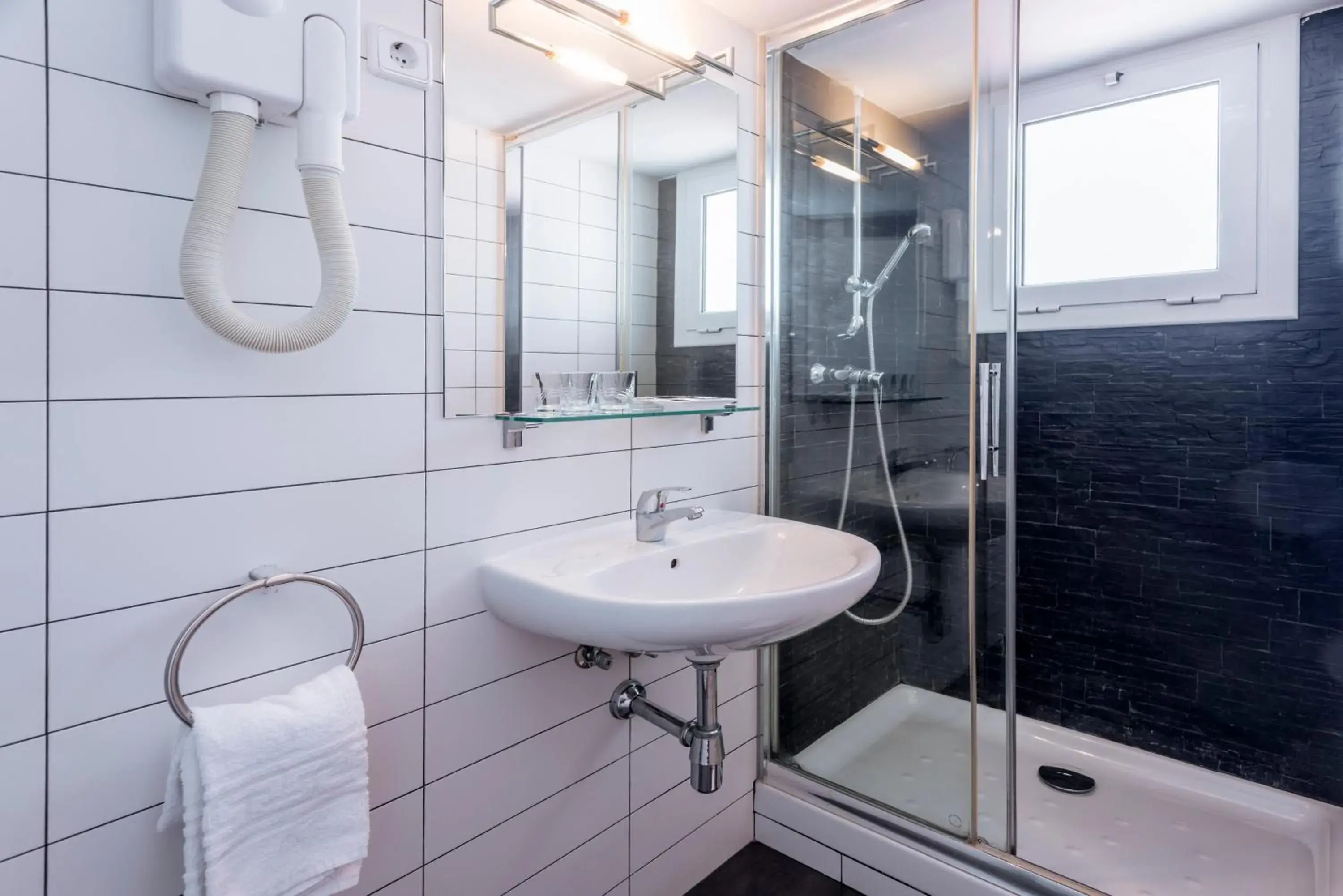 Single Room with Private Bathroom in Hostal Solimar Single Room with Private Bathroom in Hostal Solimar